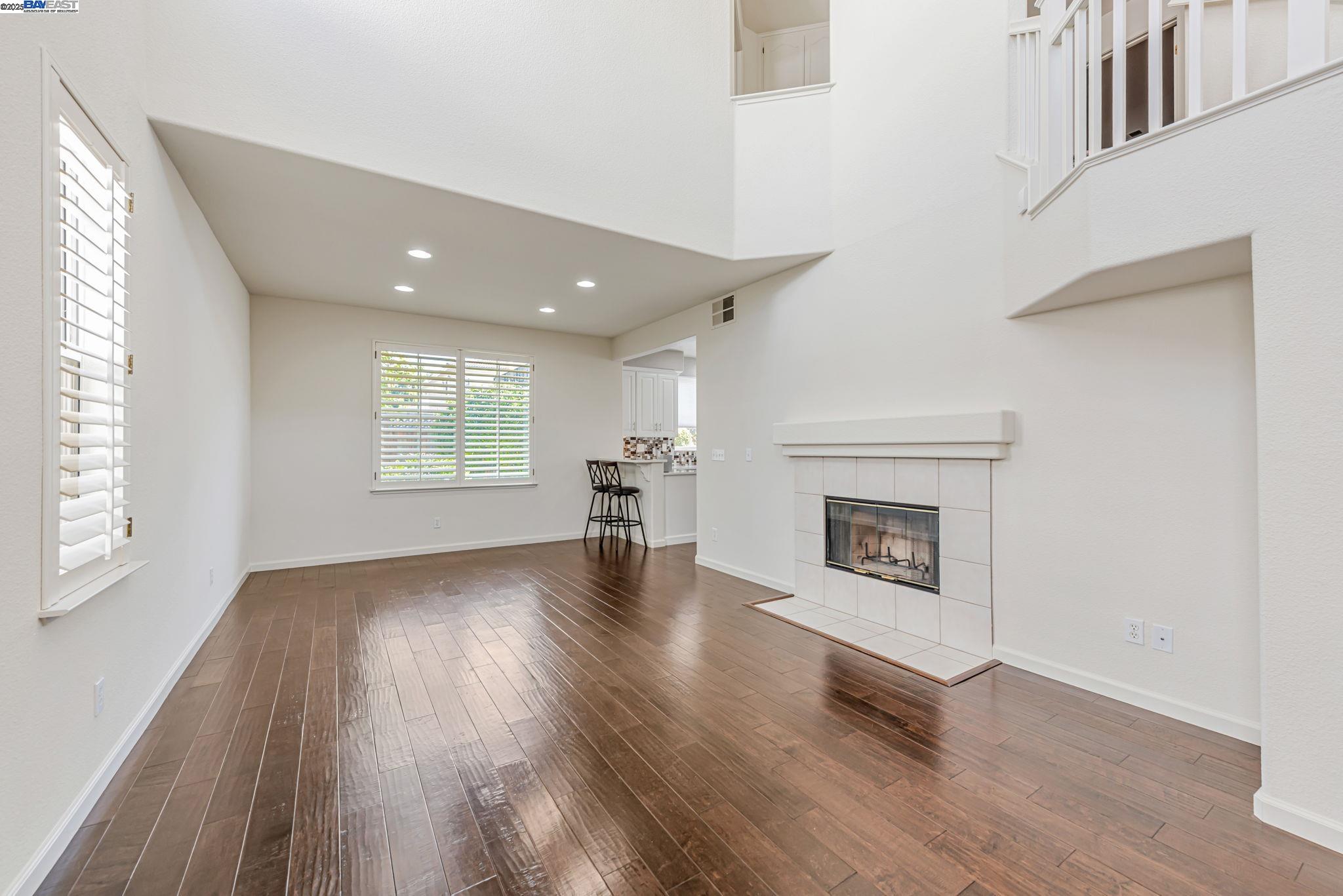 215 Marquis Ter