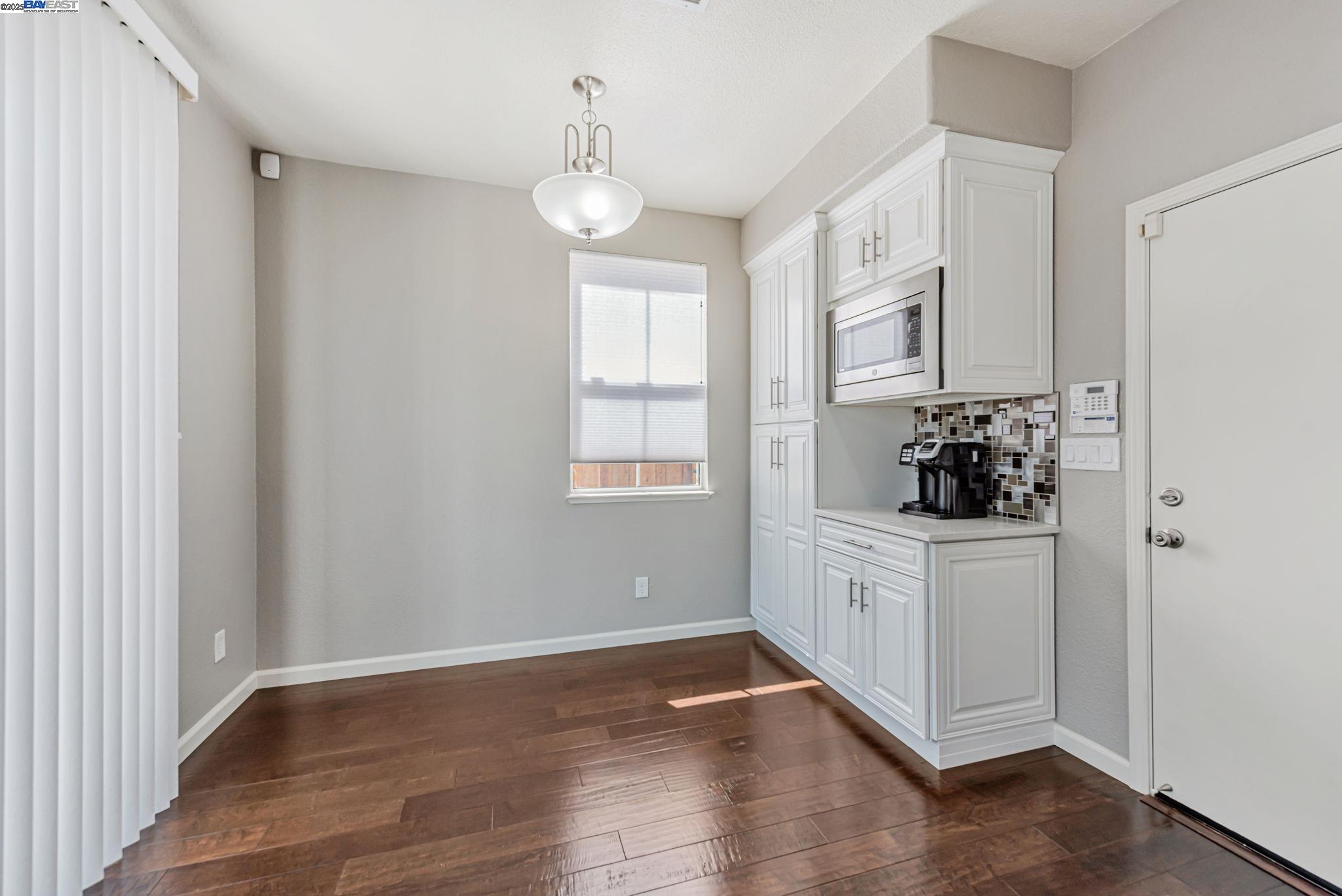 215 Marquis Ter