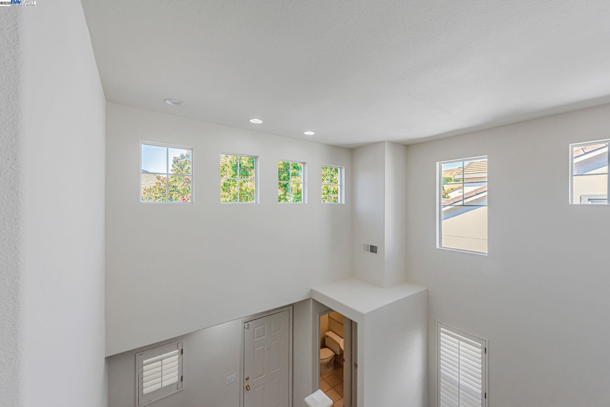 215 Marquis Ter