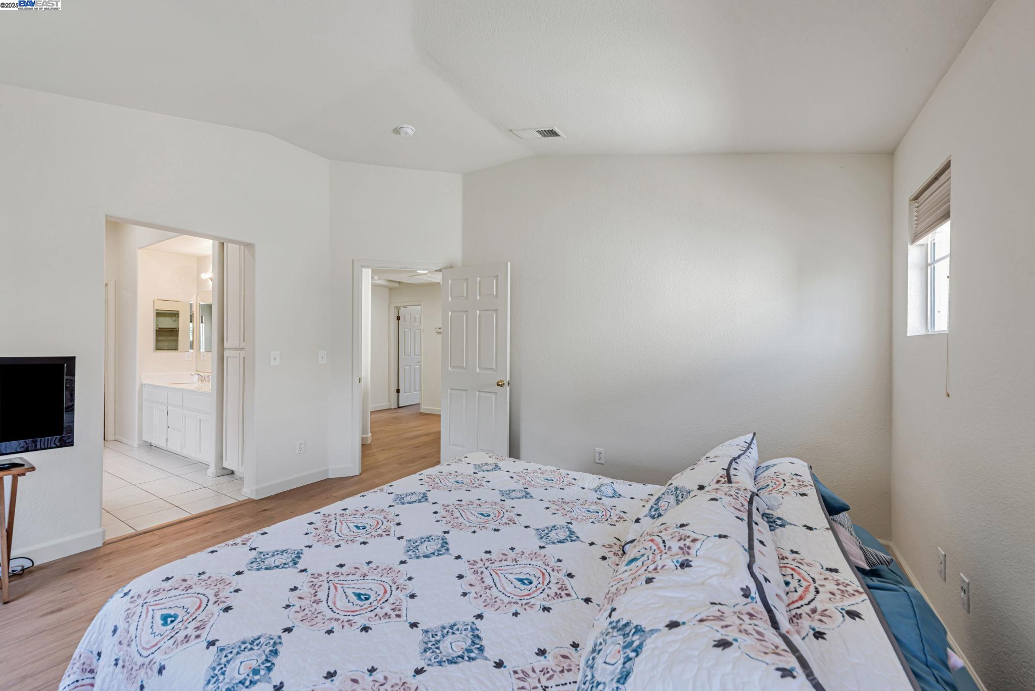 215 Marquis Ter