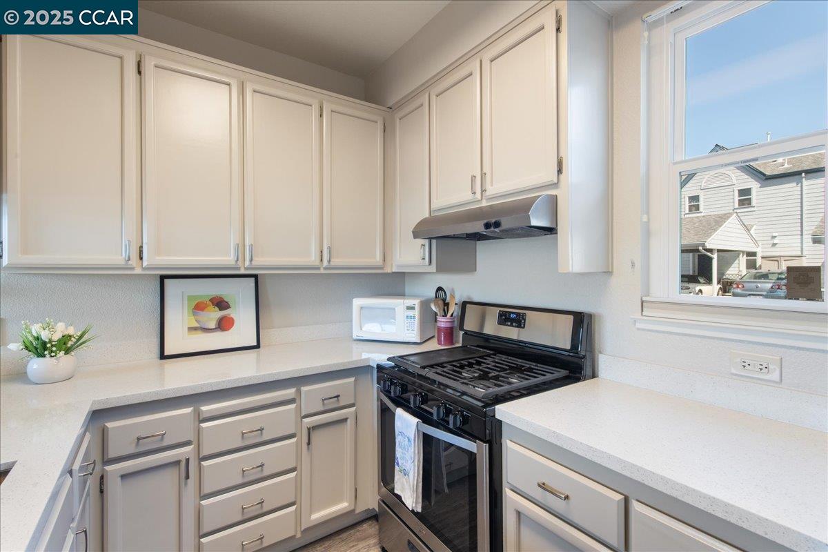 609 Commodore Dr, Richmond