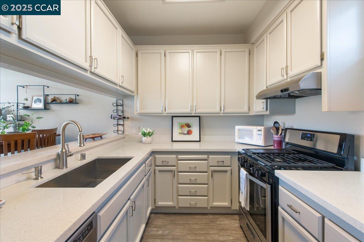 609 Commodore Dr, Richmond