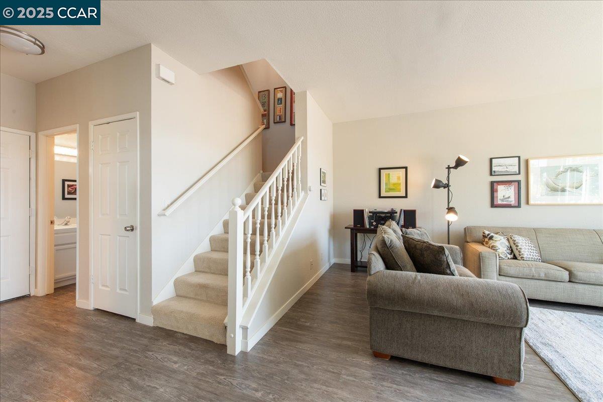 609 Commodore Dr, Richmond