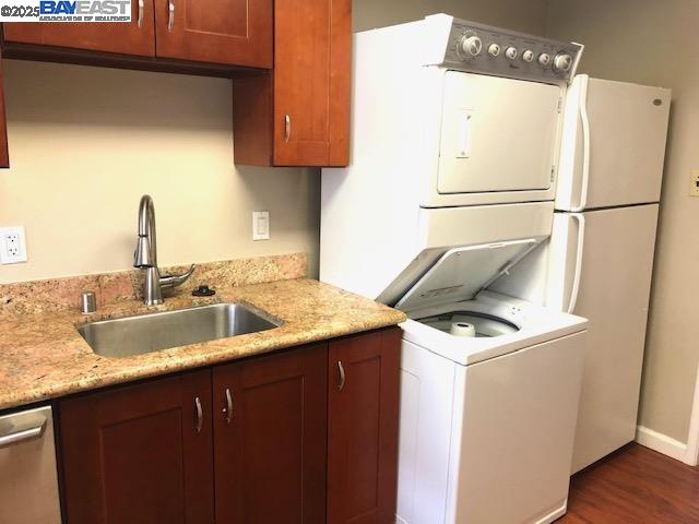 1282 Carmel Ct