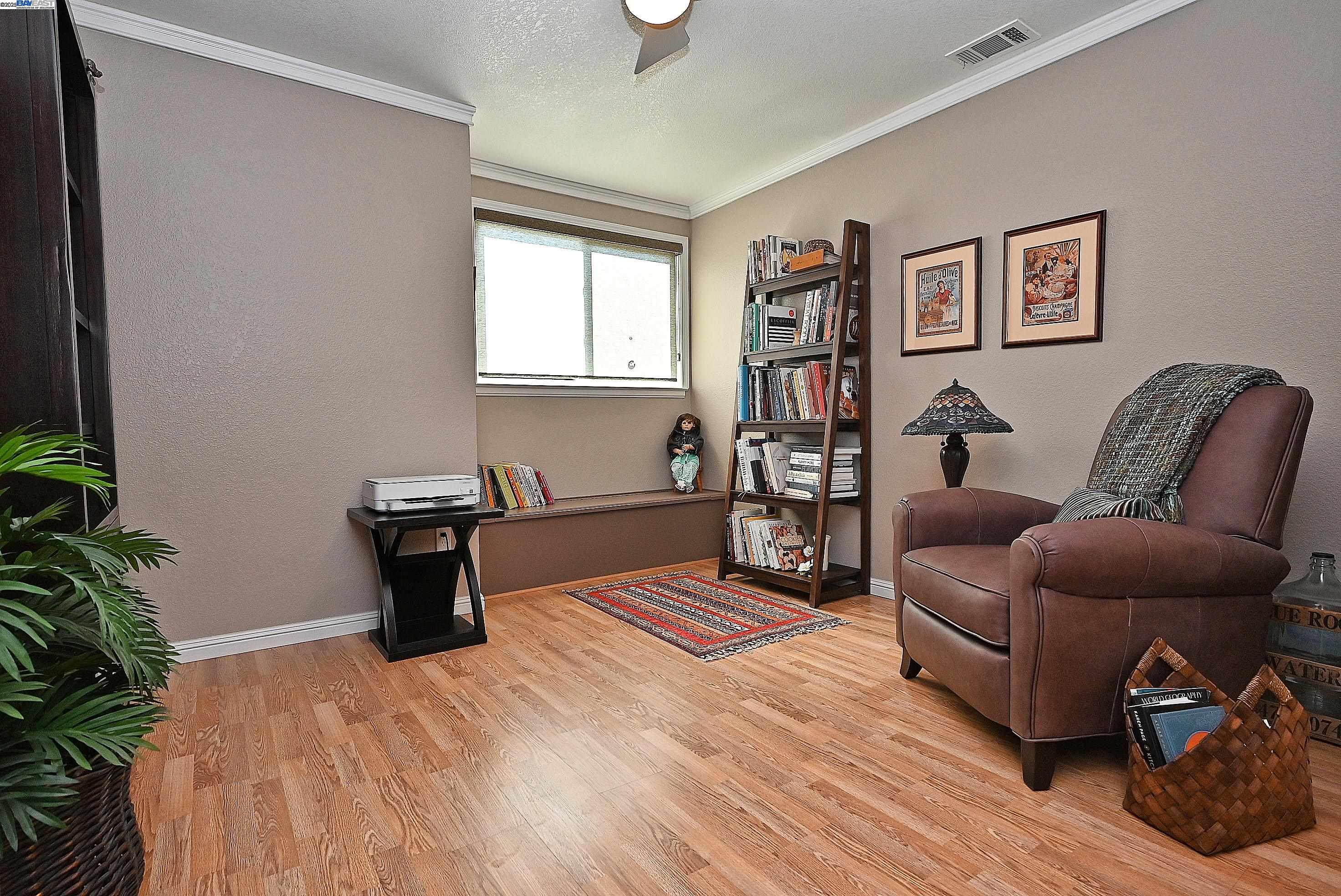 7653 Turquoise St