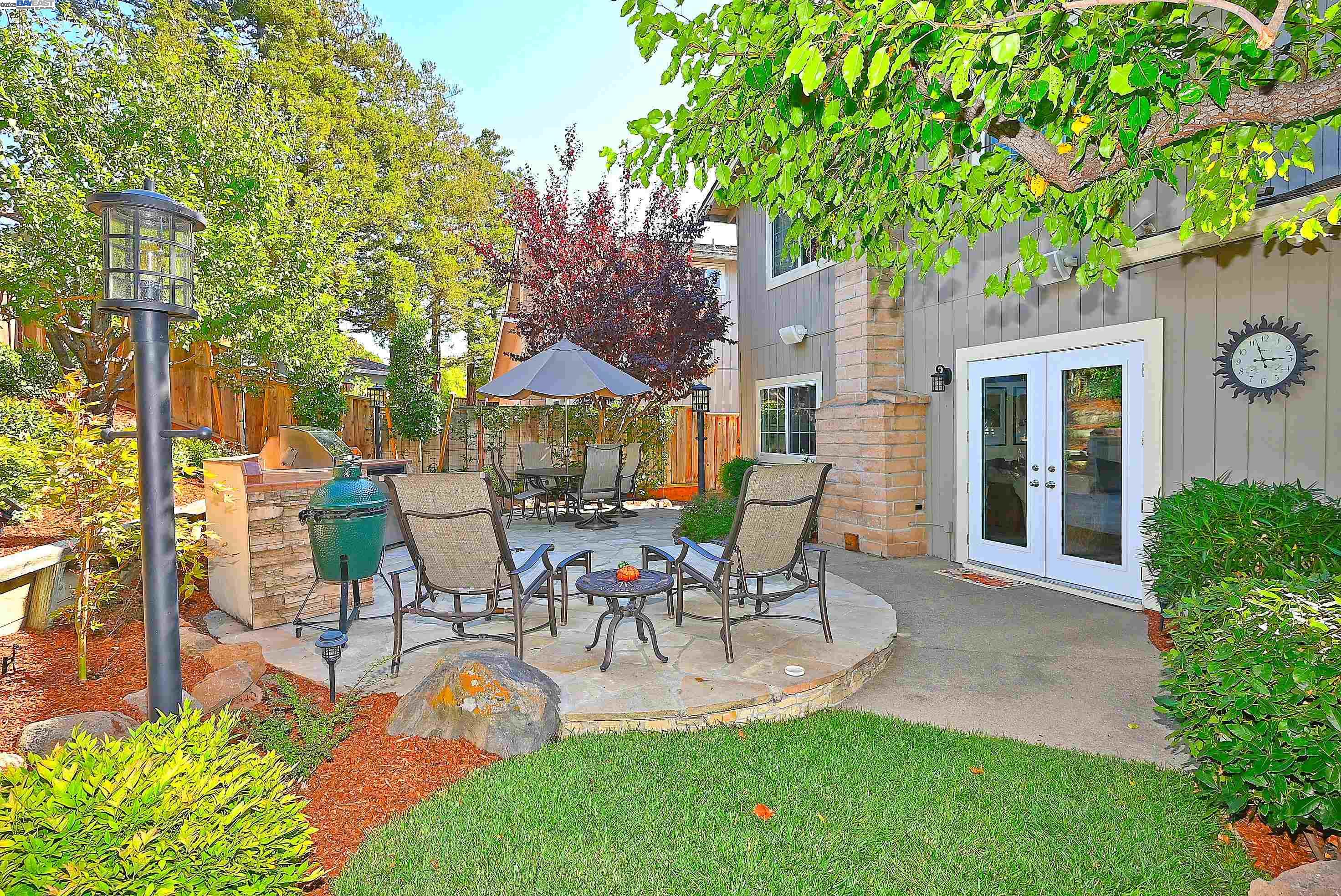 7653 Turquoise St