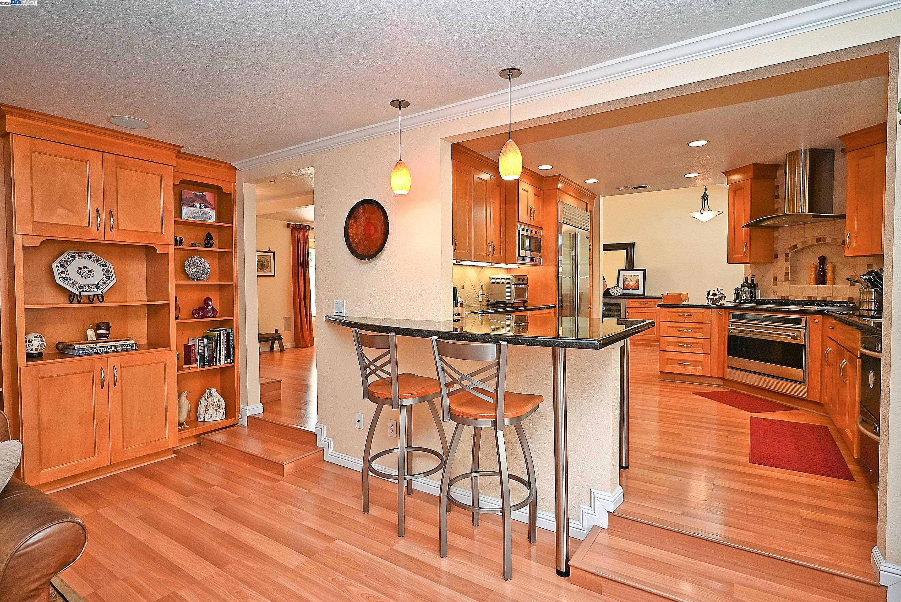 7653 Turquoise St