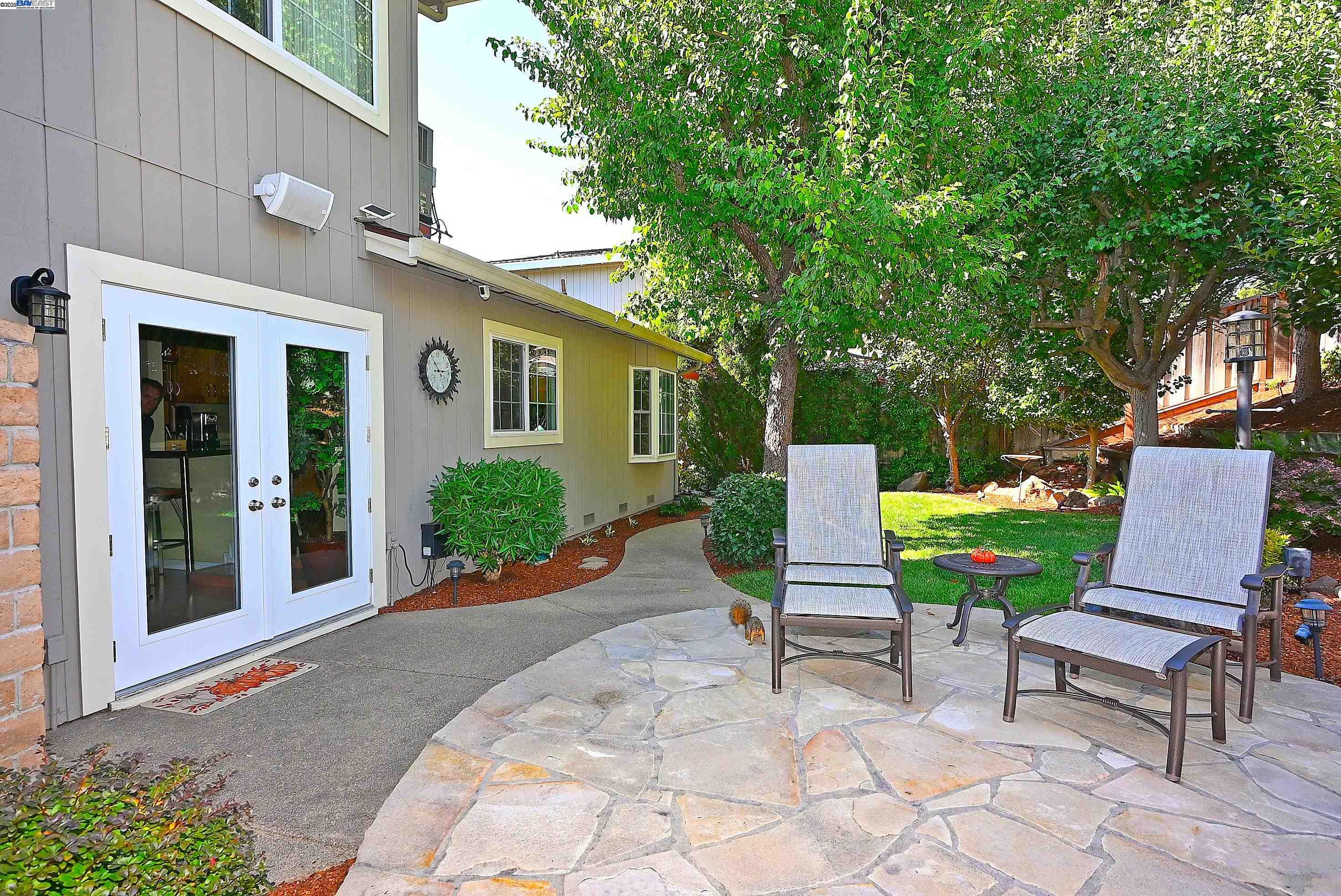 7653 Turquoise St