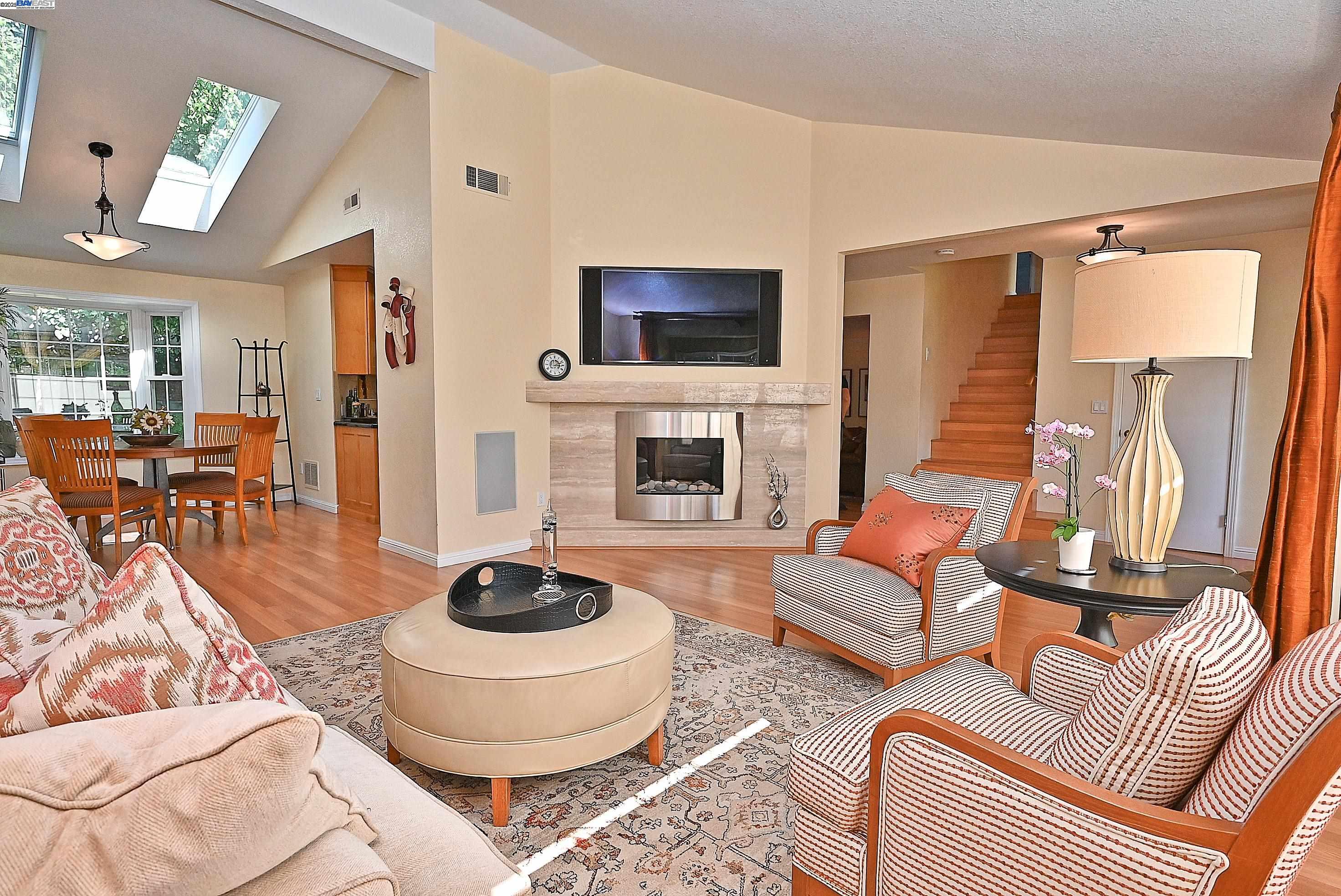 7653 Turquoise St
