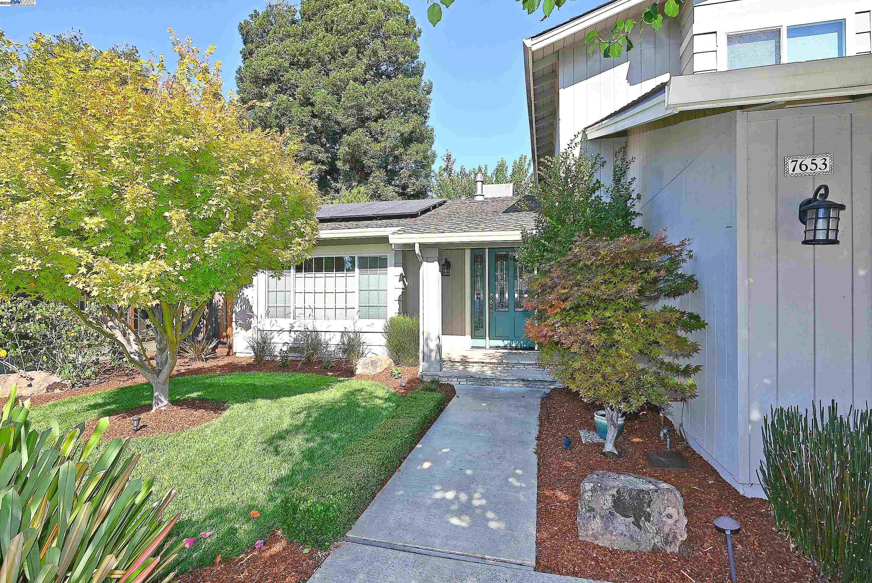 7653 Turquoise St