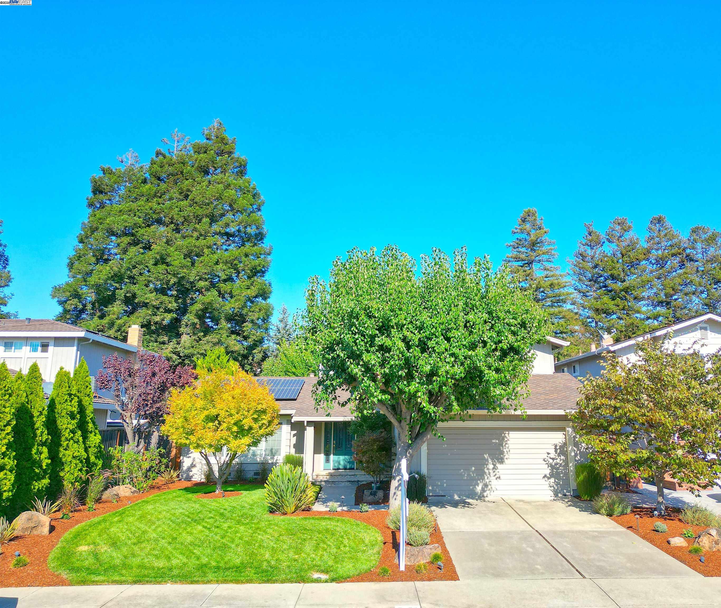 7653 Turquoise St