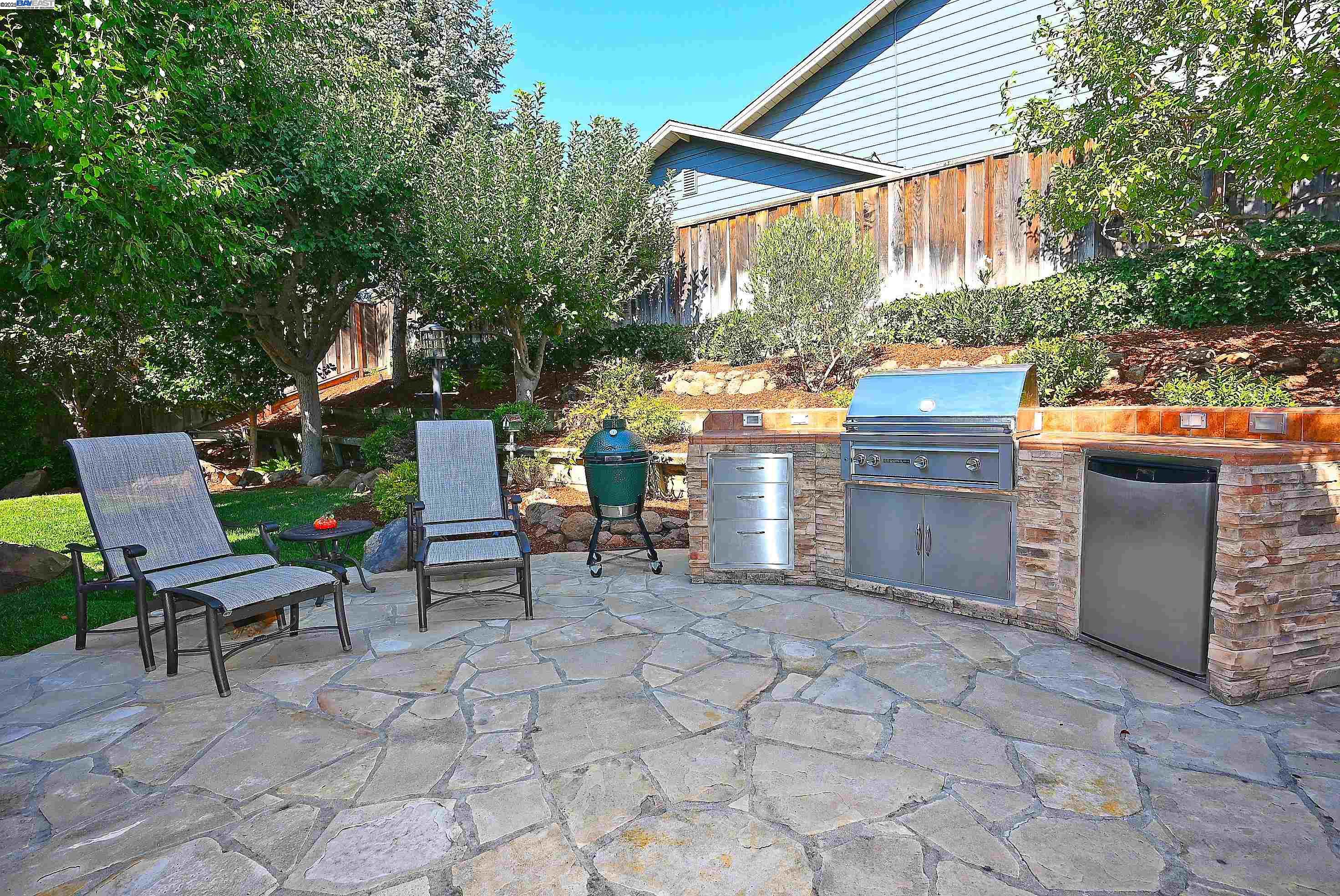 7653 Turquoise St