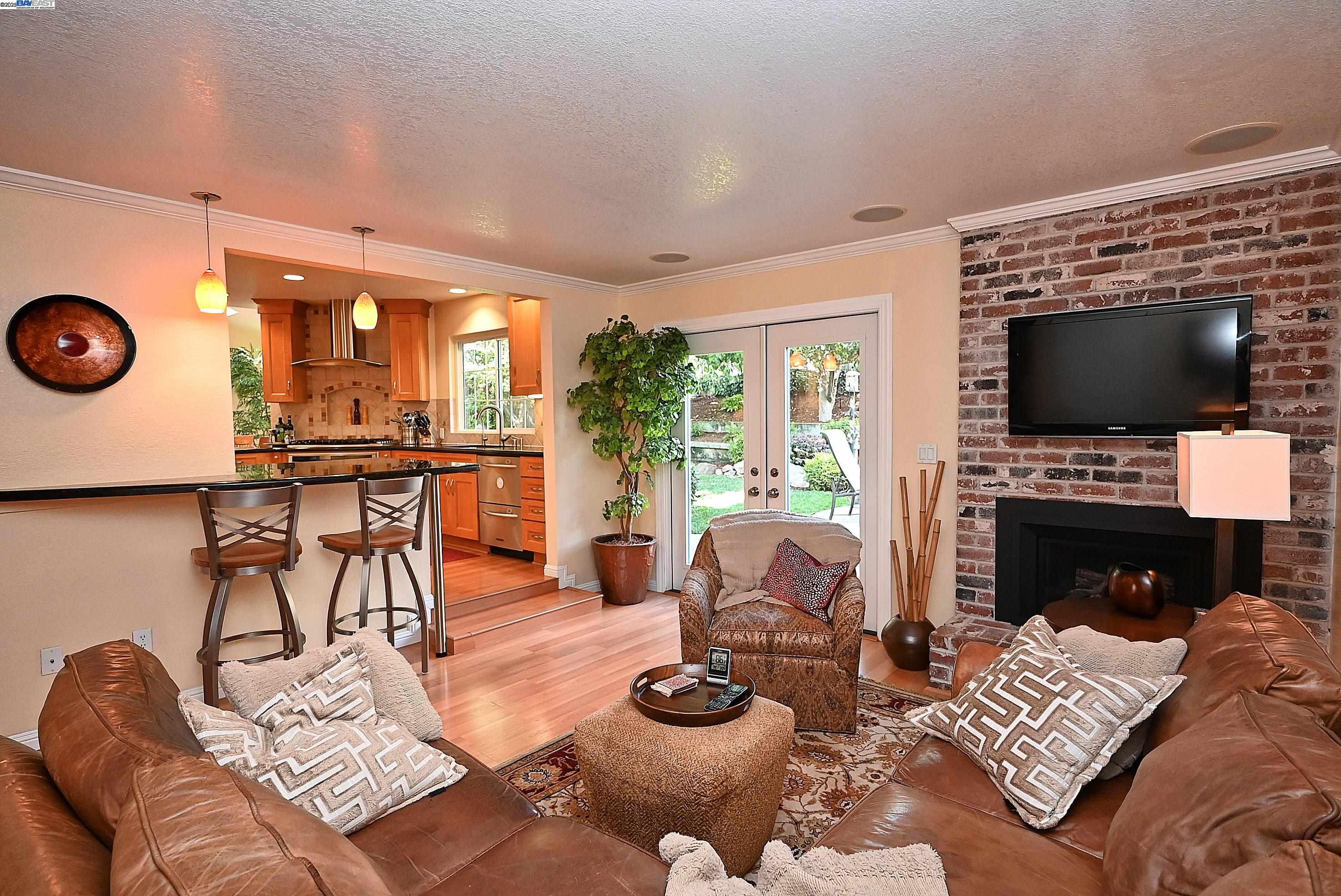 7653 Turquoise St