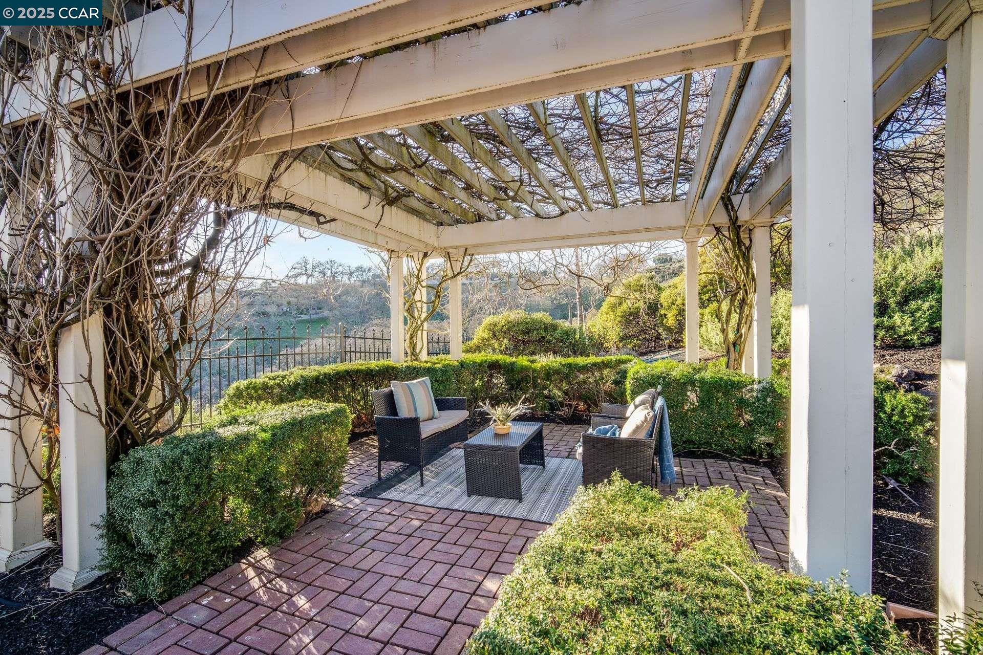 2420 Diablo Lakes Ln