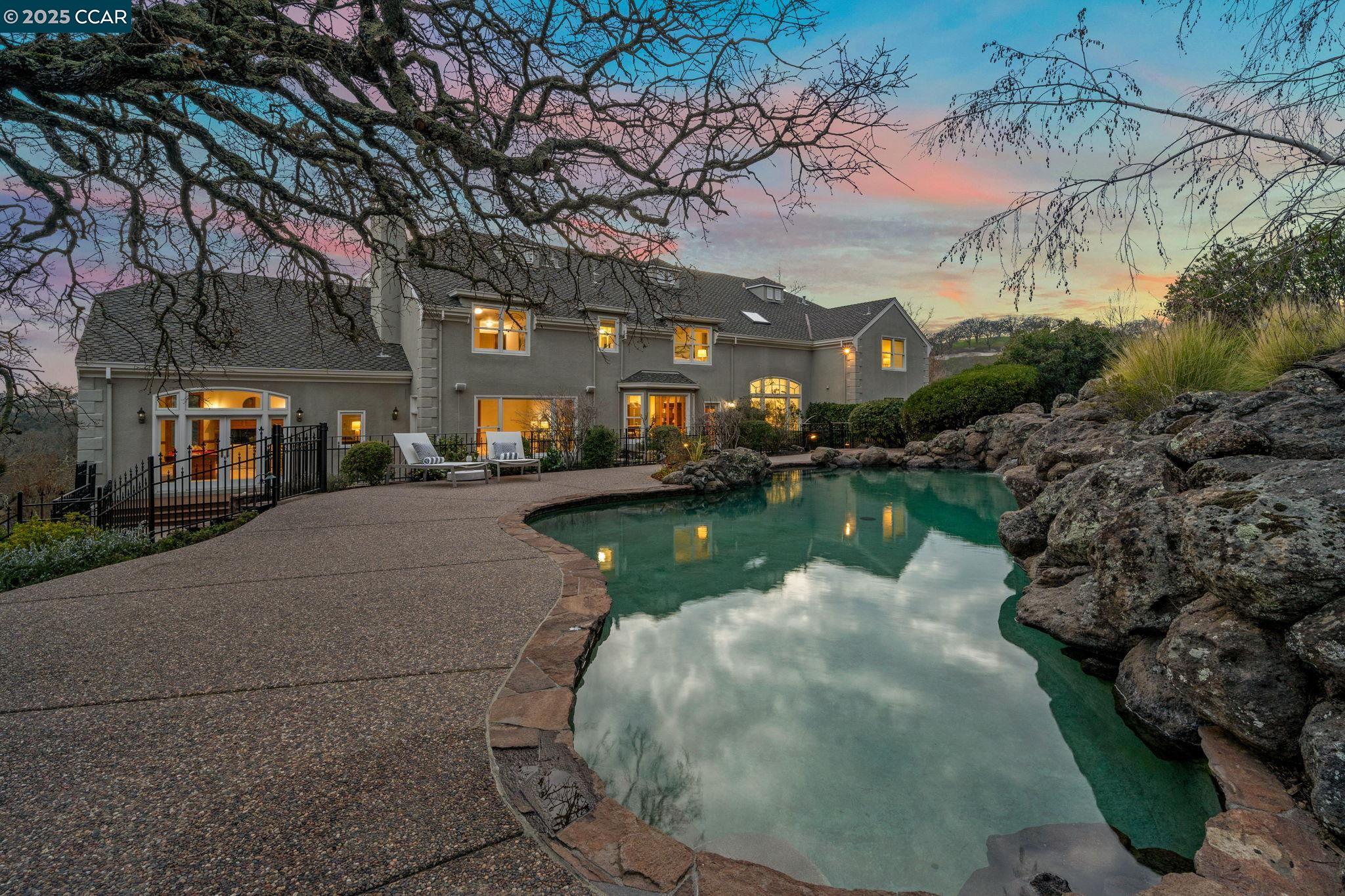 2420 Diablo Lakes Ln