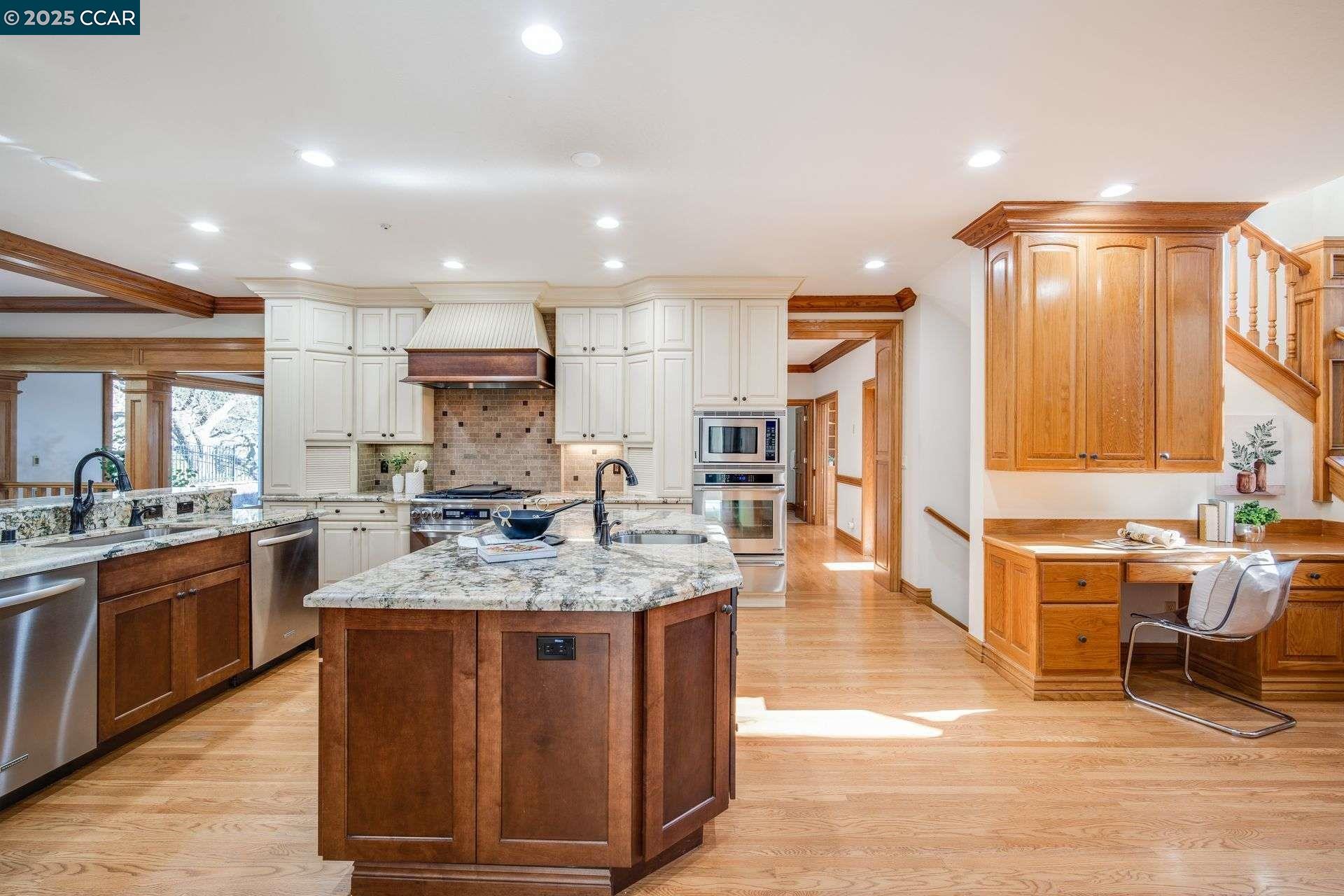 2420 Diablo Lakes Ln