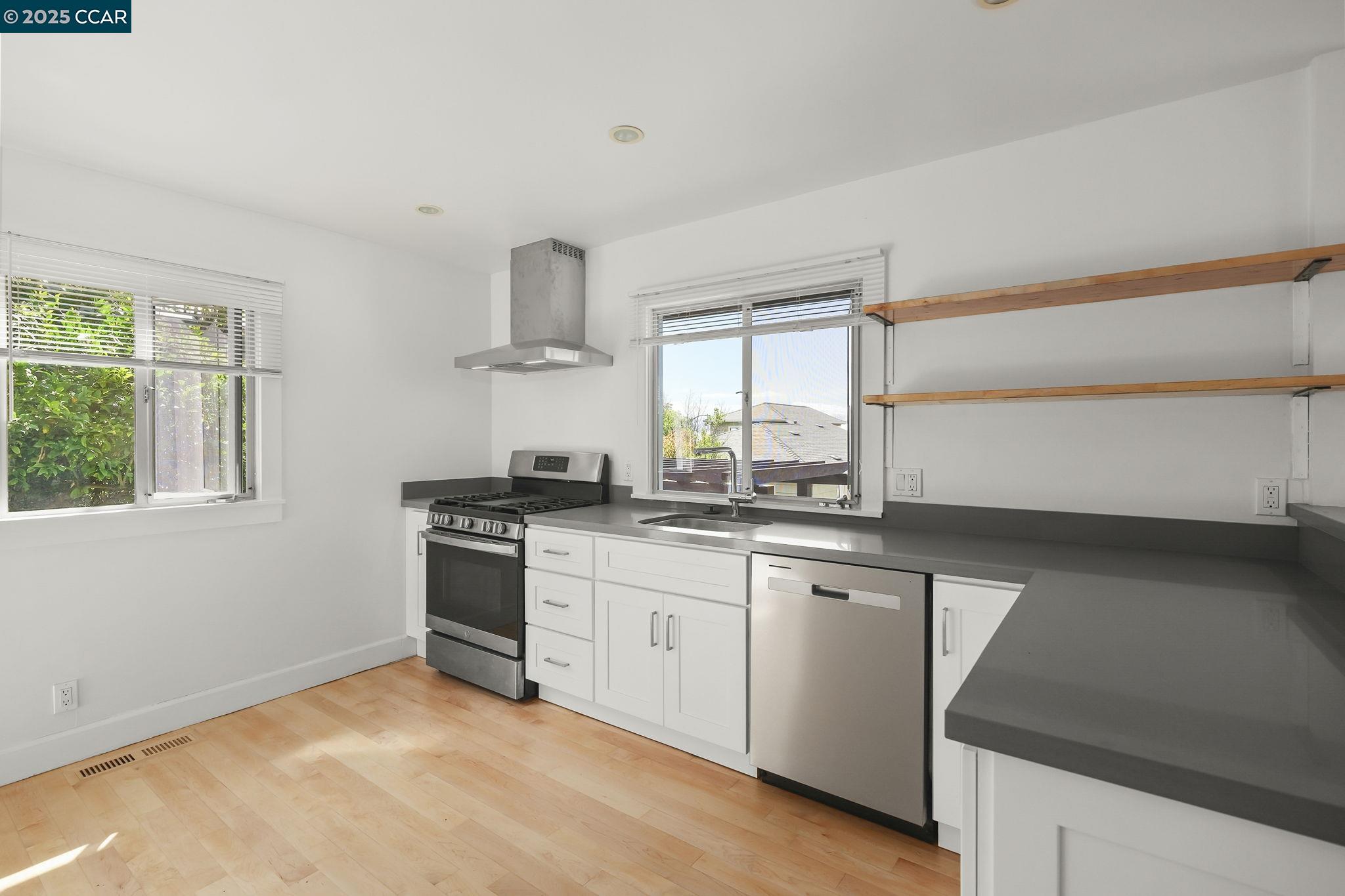 32 Kenilworth Dr # B