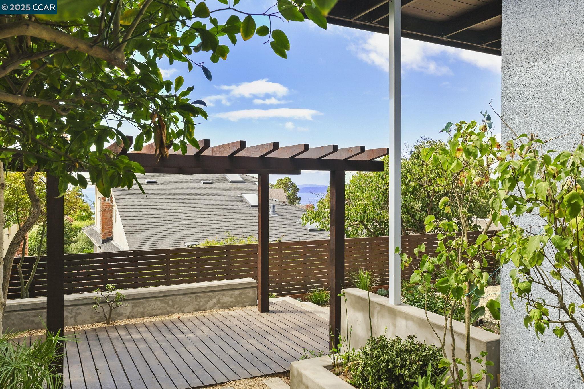 32 Kenilworth Dr # B