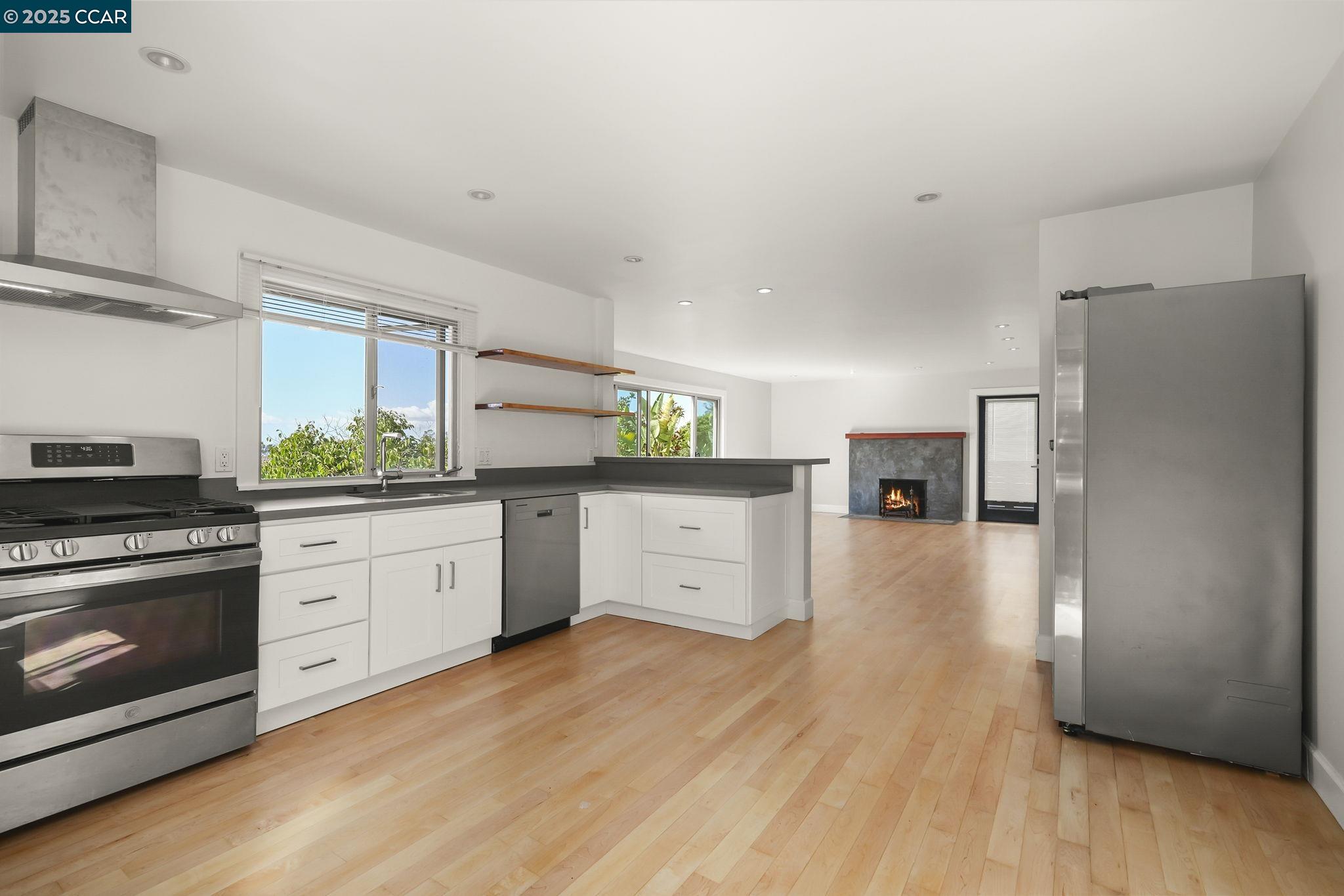 32 Kenilworth Dr # B