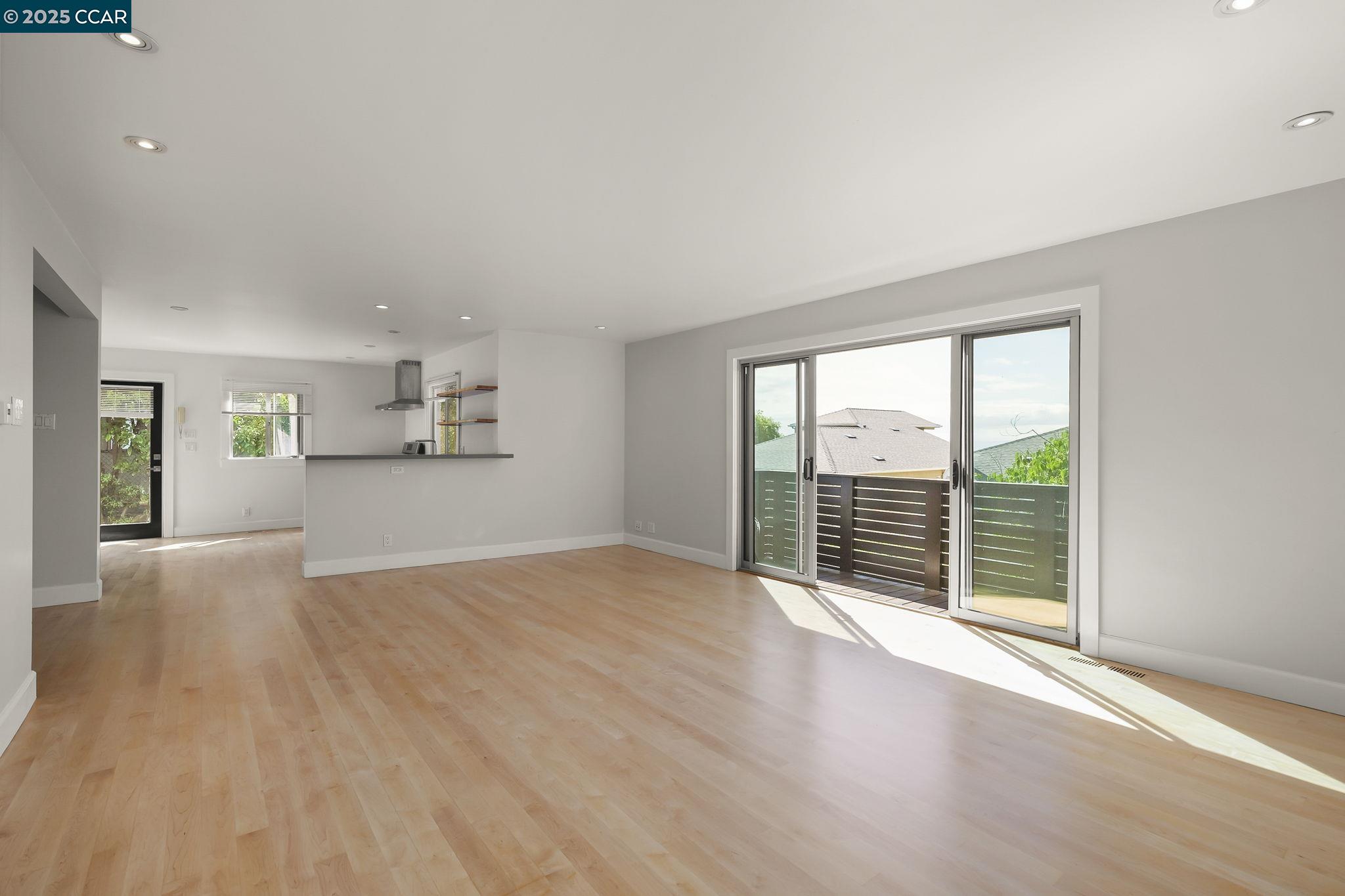 32 Kenilworth Dr # B