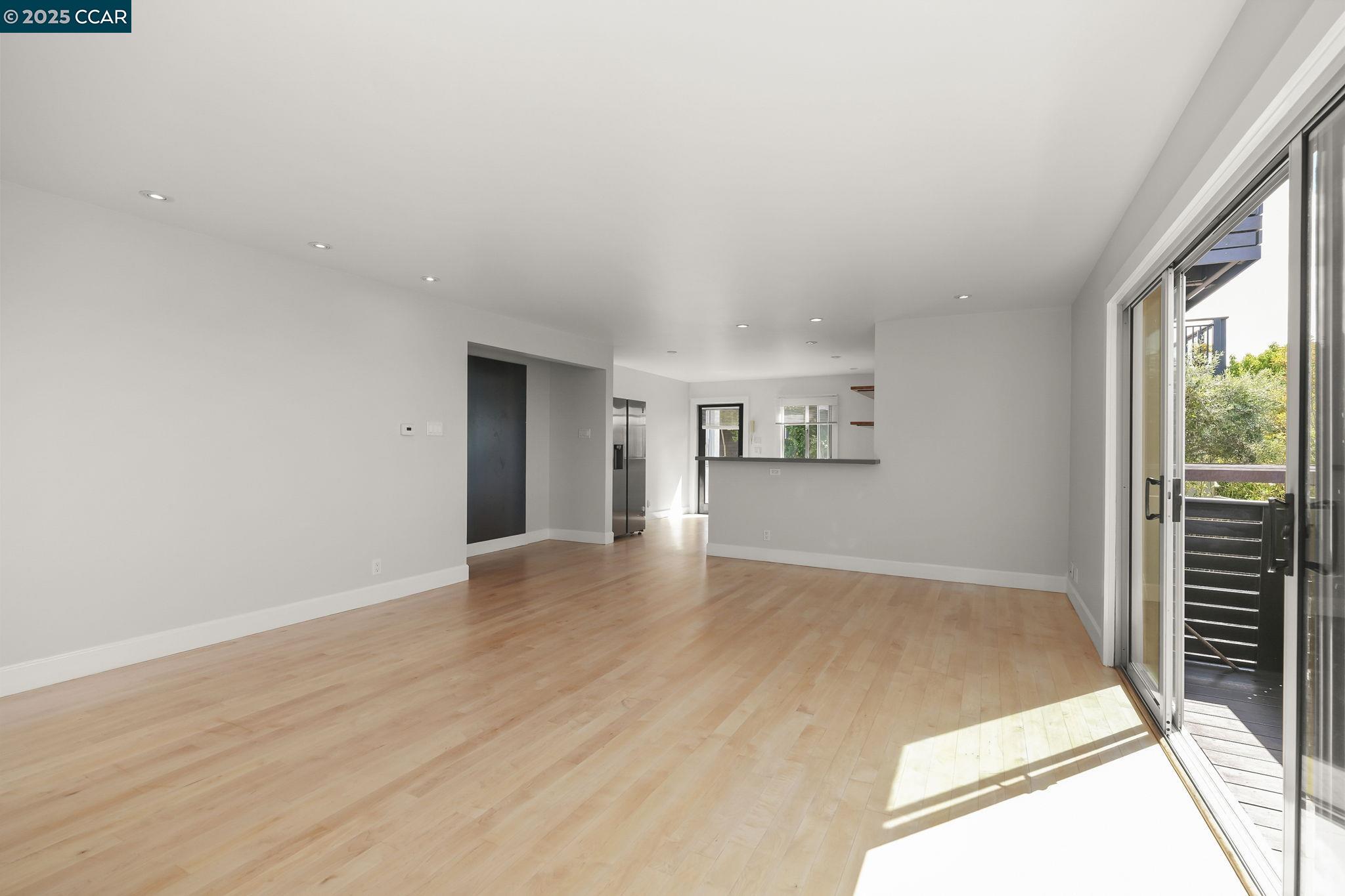 32 Kenilworth Dr # B