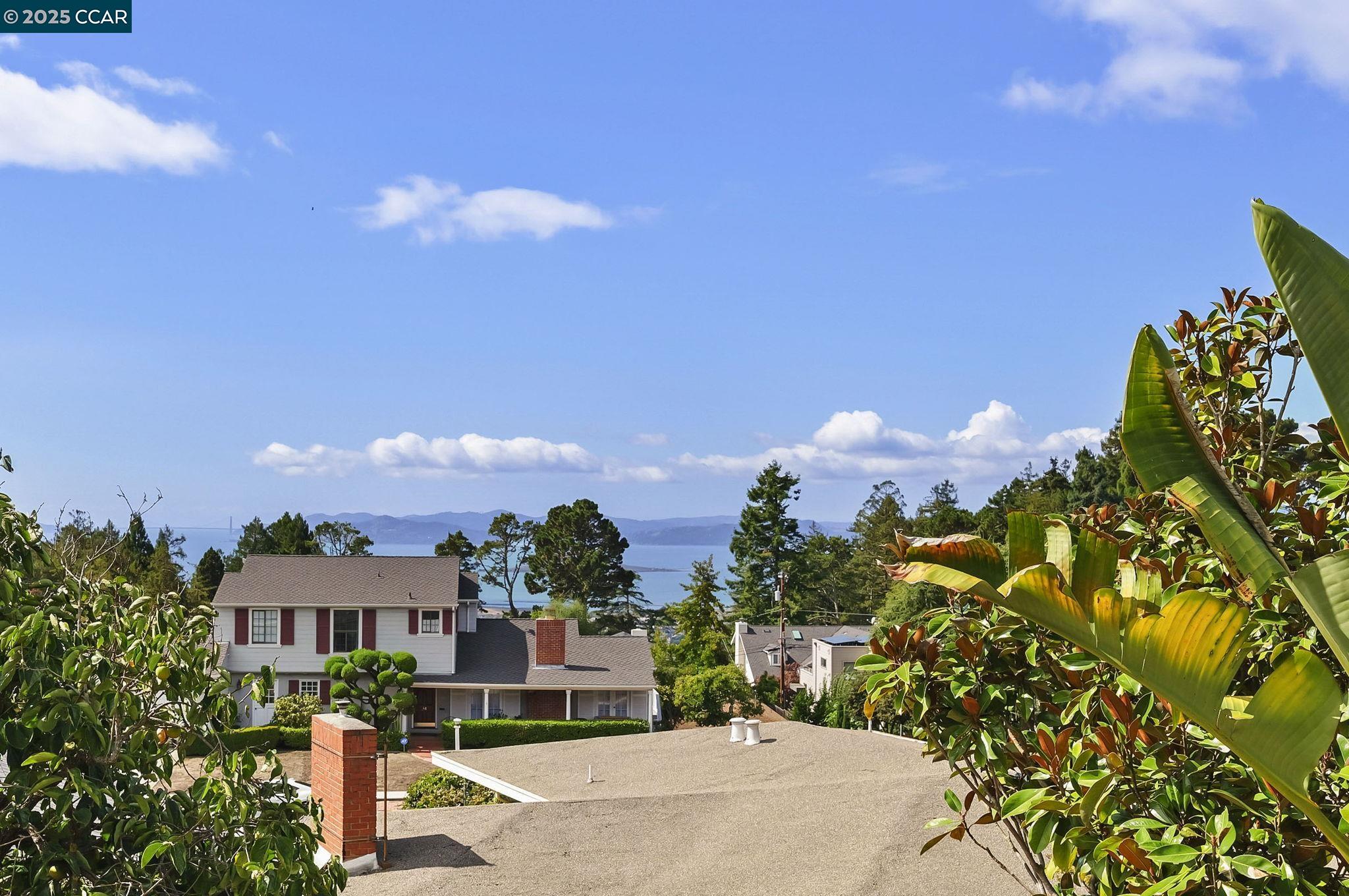 32 Kenilworth Dr # B