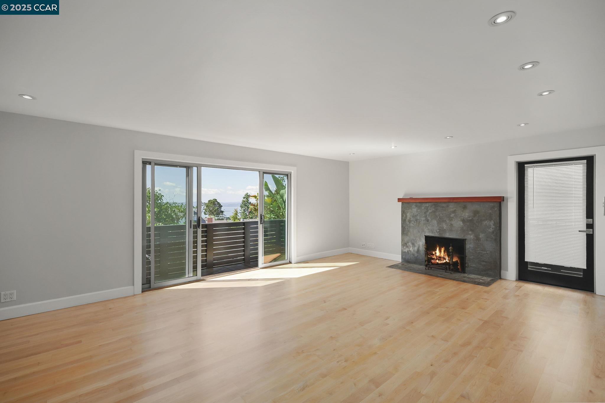 32 Kenilworth Dr # B