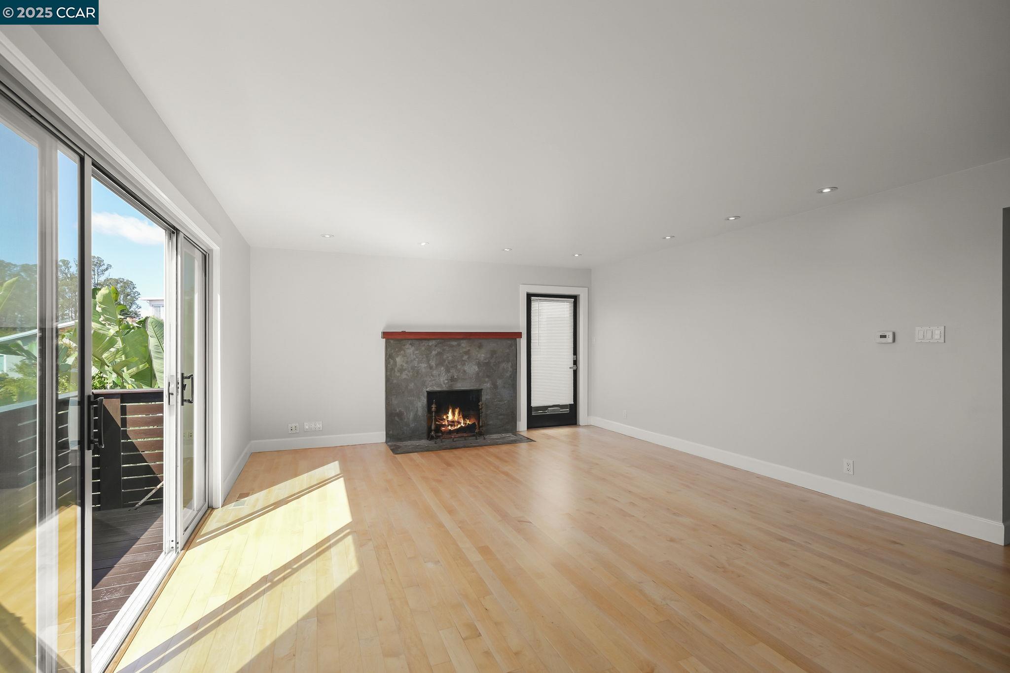 32 Kenilworth Dr # B