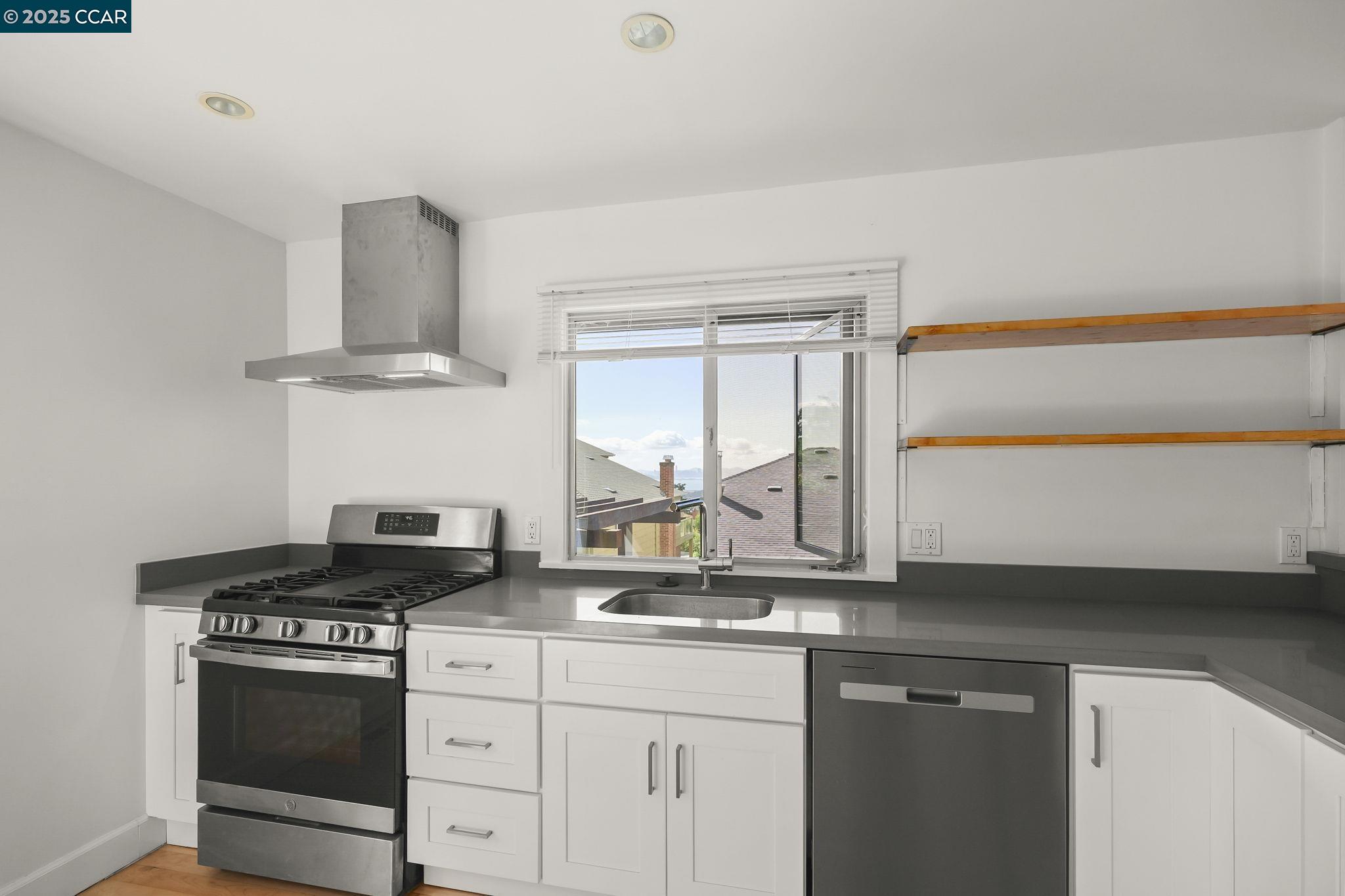 32 Kenilworth Dr # B