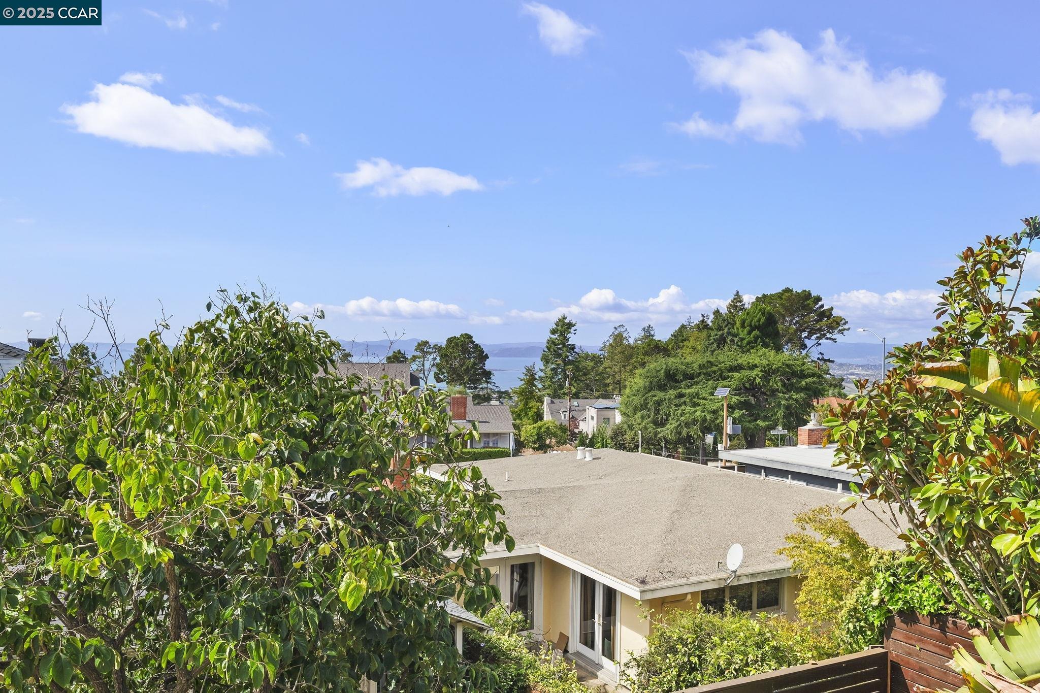 32 Kenilworth Dr # B