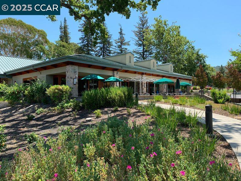 2733 Ptarmigan Dr # 2