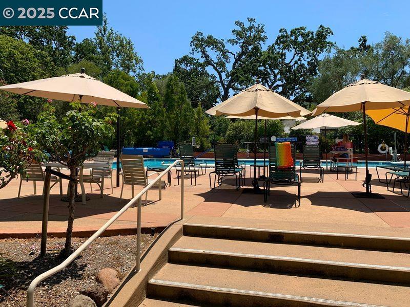 2733 Ptarmigan Dr # 2