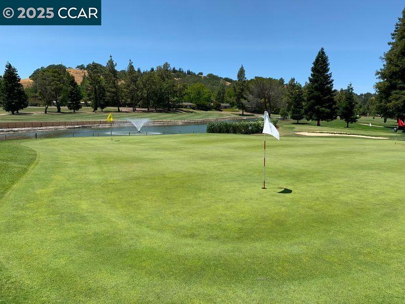 2733 Ptarmigan Dr # 2