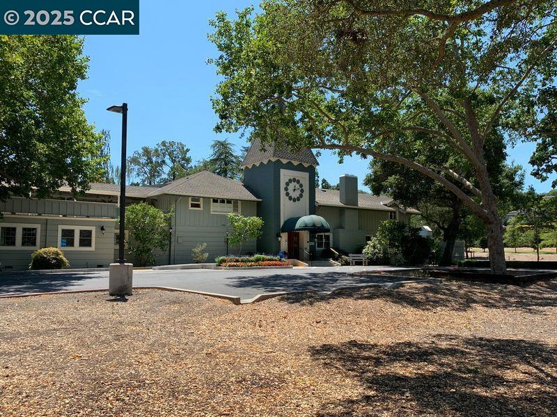 2733 Ptarmigan Dr # 2