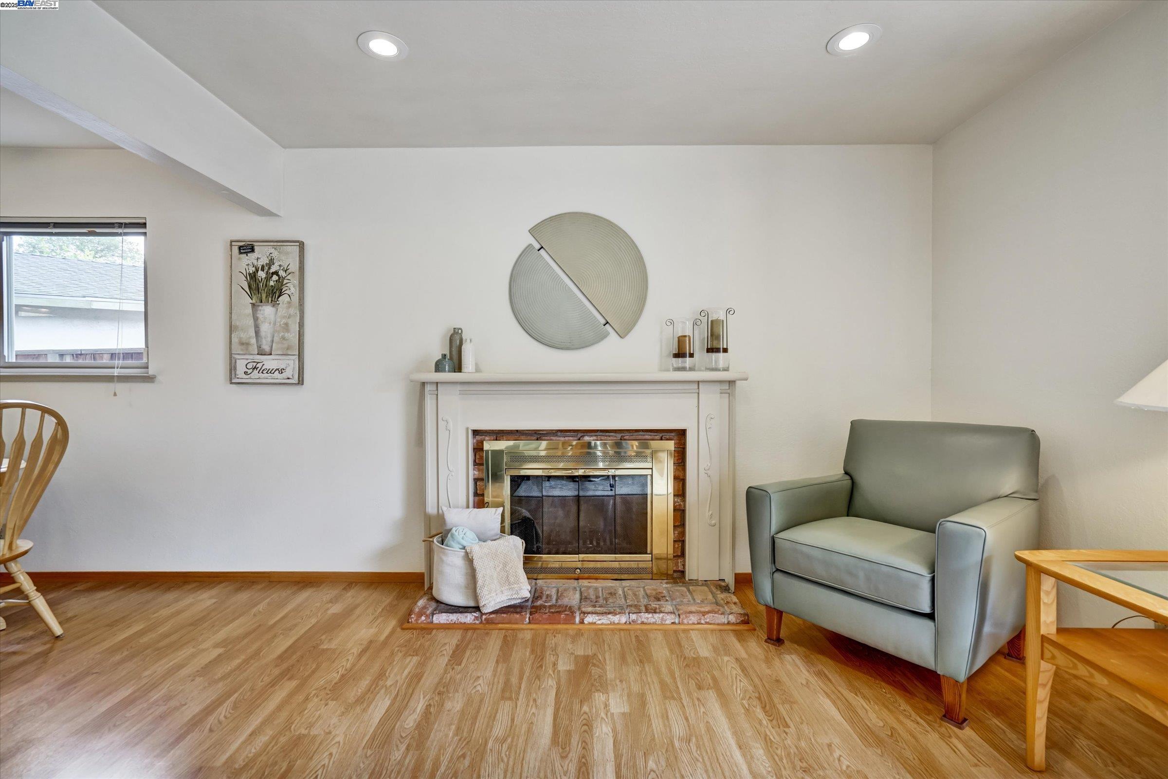 678 Crane Ave