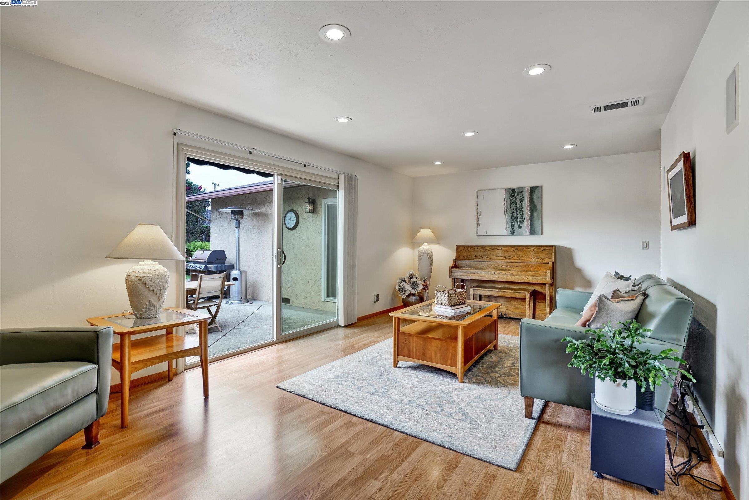678 Crane Ave