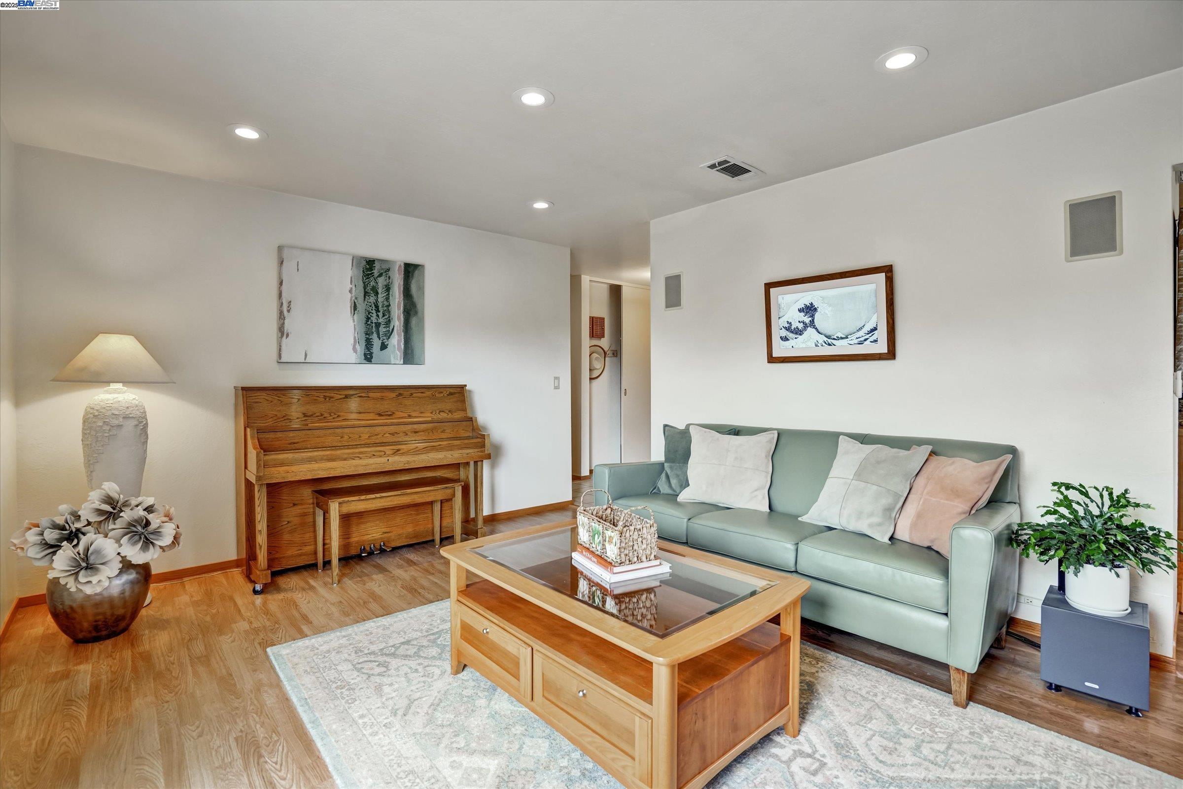 678 Crane Ave