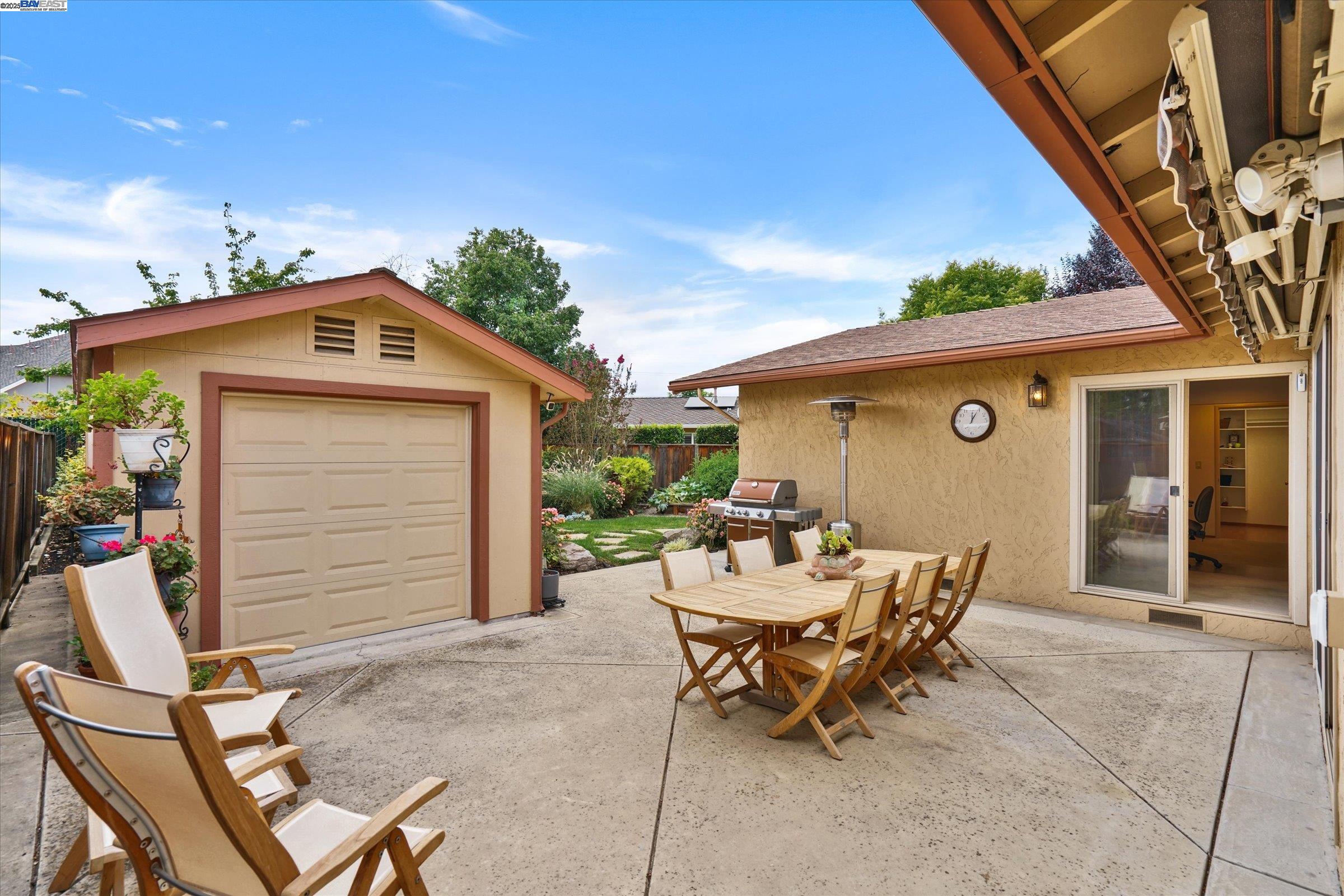 678 Crane Ave