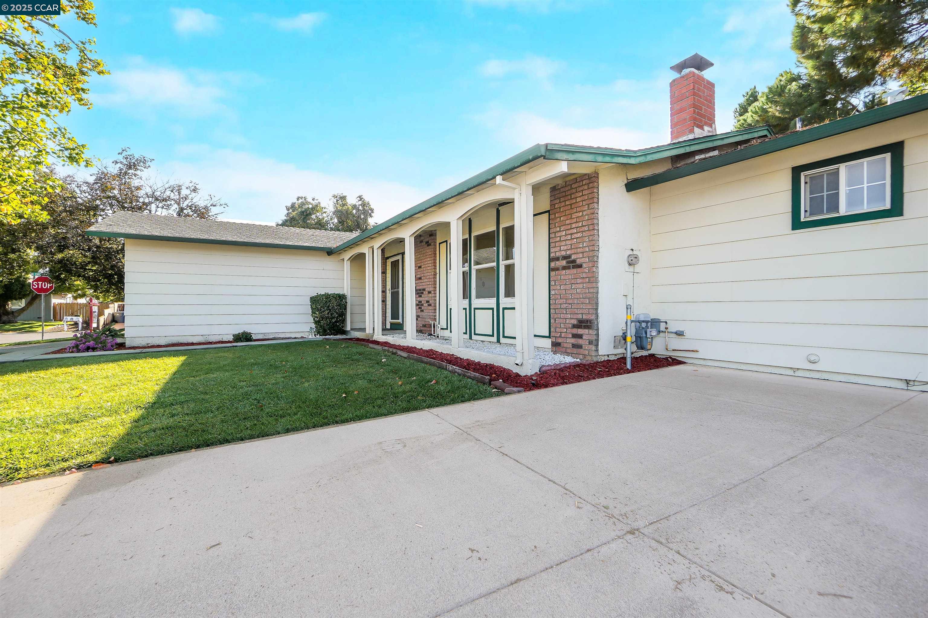572 Corte Cala, Vacaville