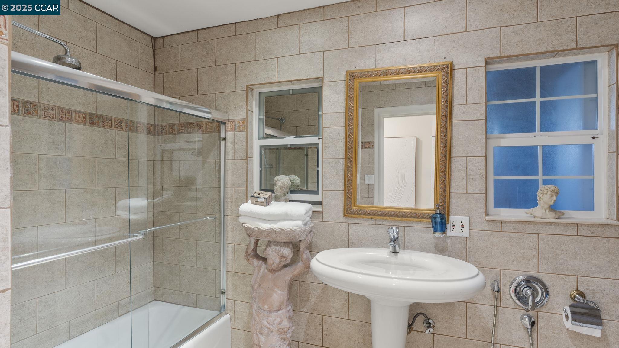 131 Montecito Crescent