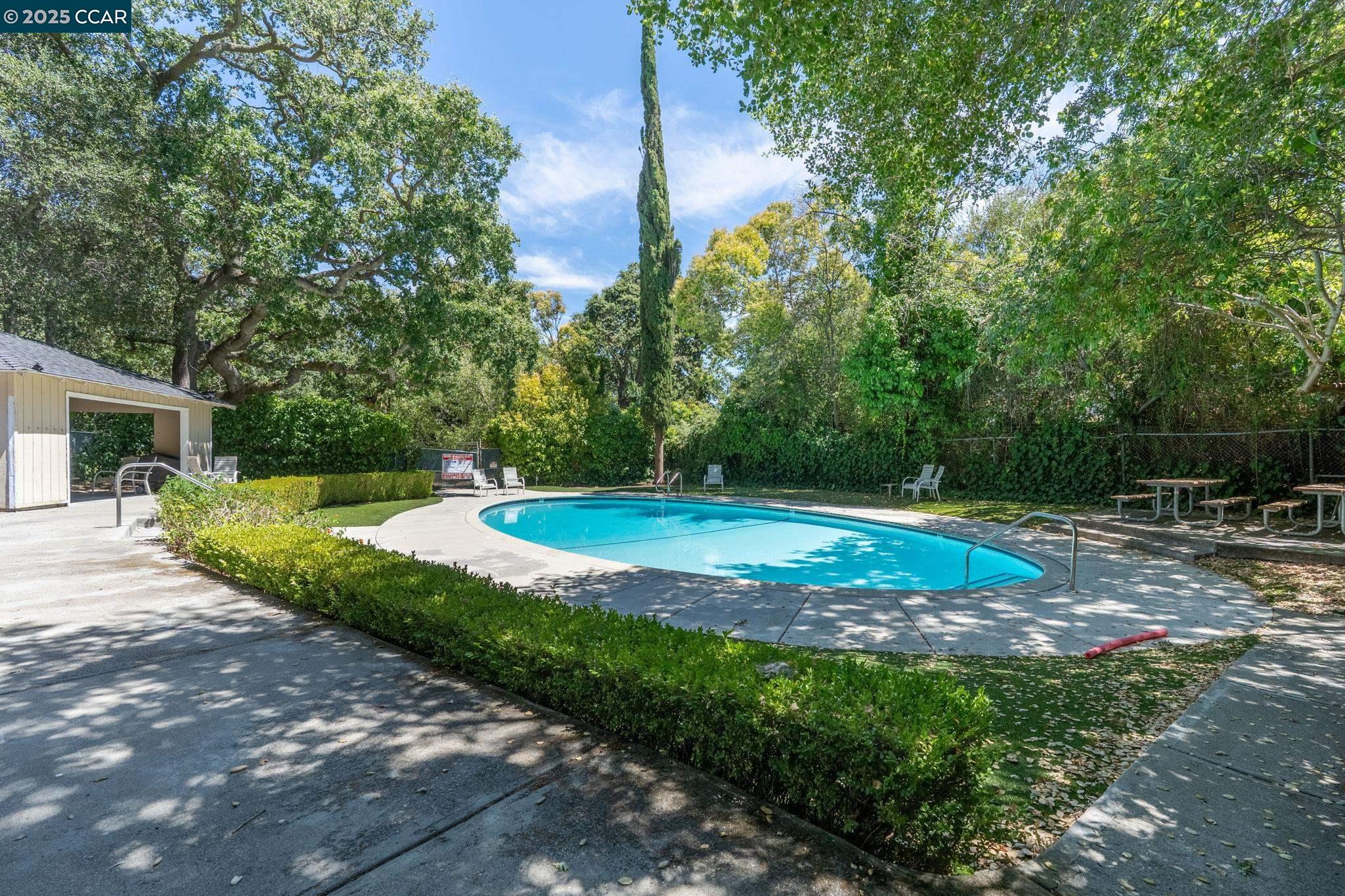 131 Montecito Crescent