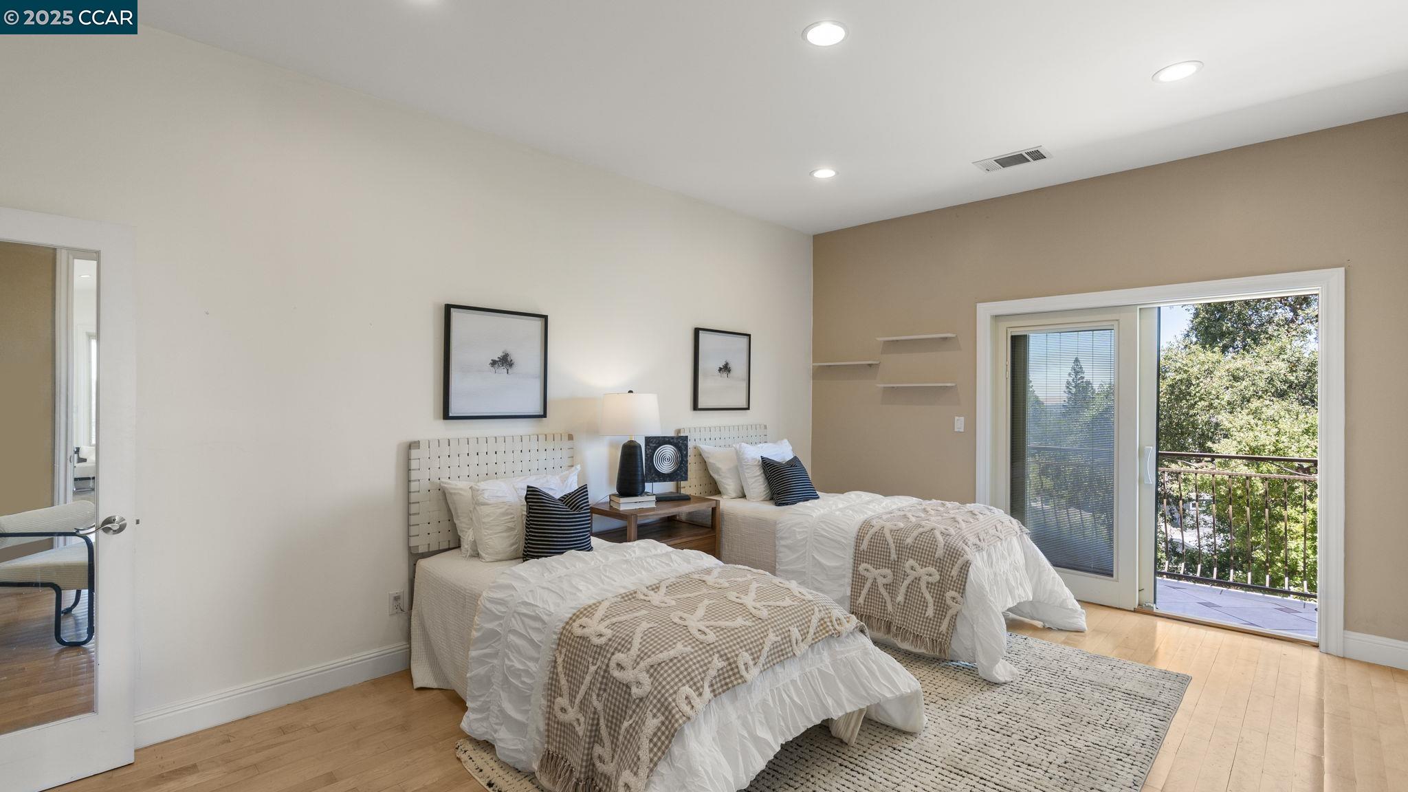 131 Montecito Crescent