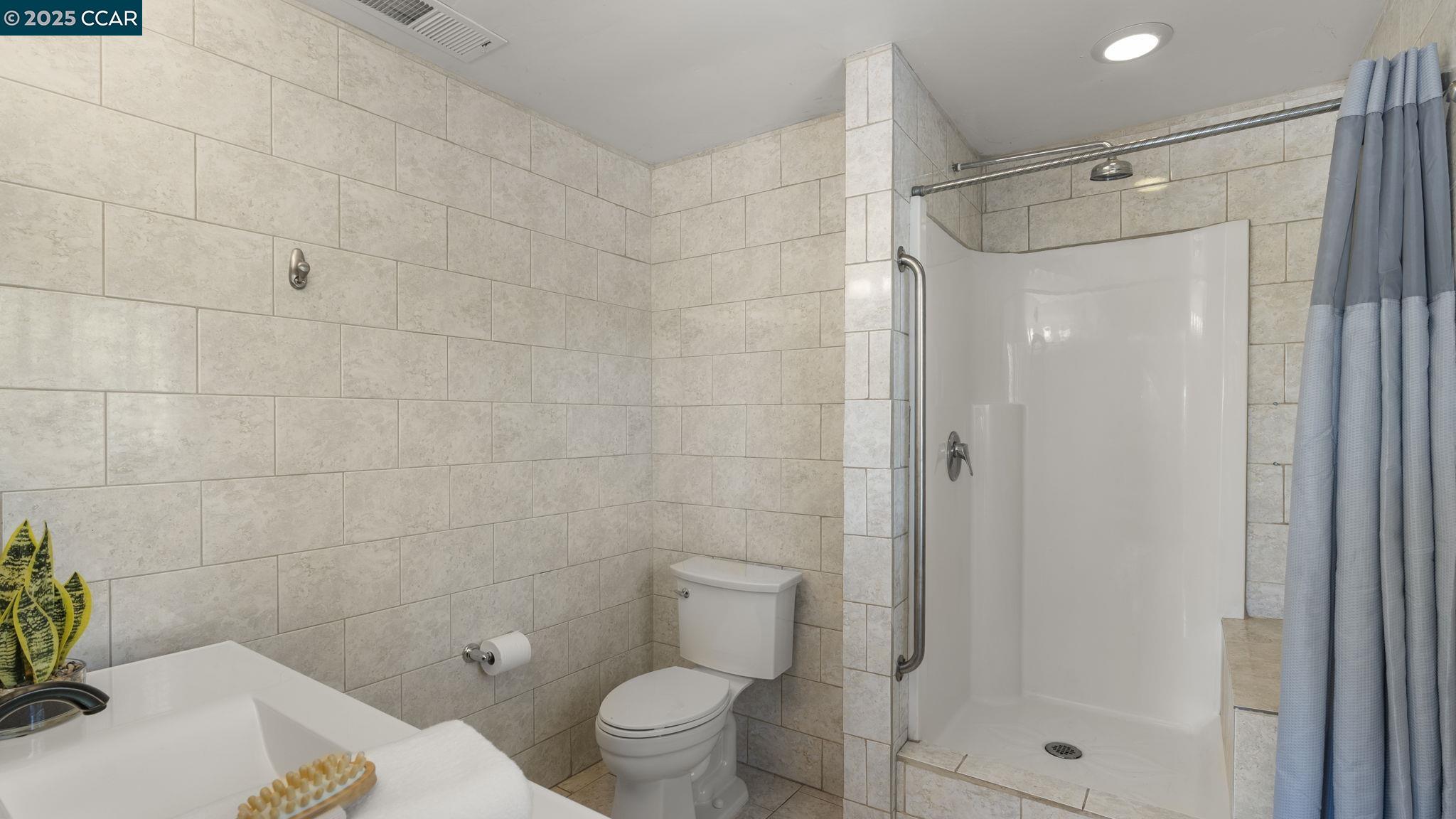 131 Montecito Crescent