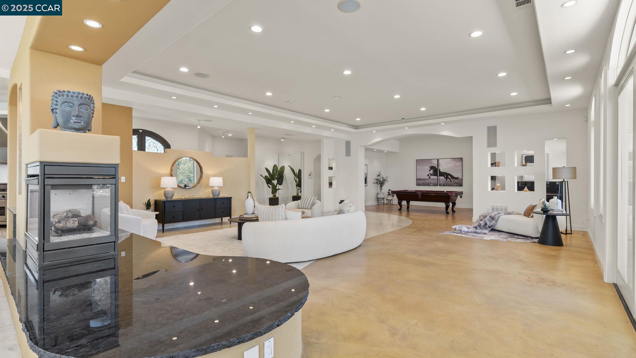 131 Montecito Crescent