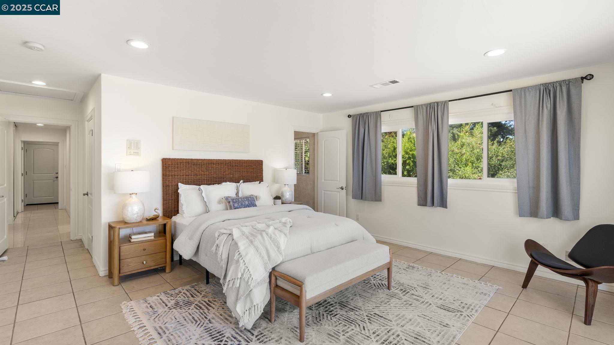 131 Montecito Crescent