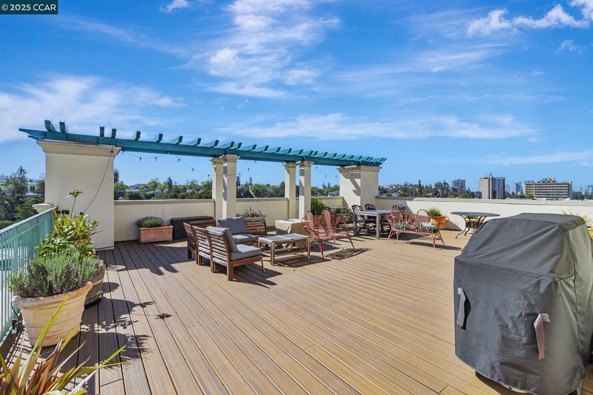 4395 Piedmont Ave # P208