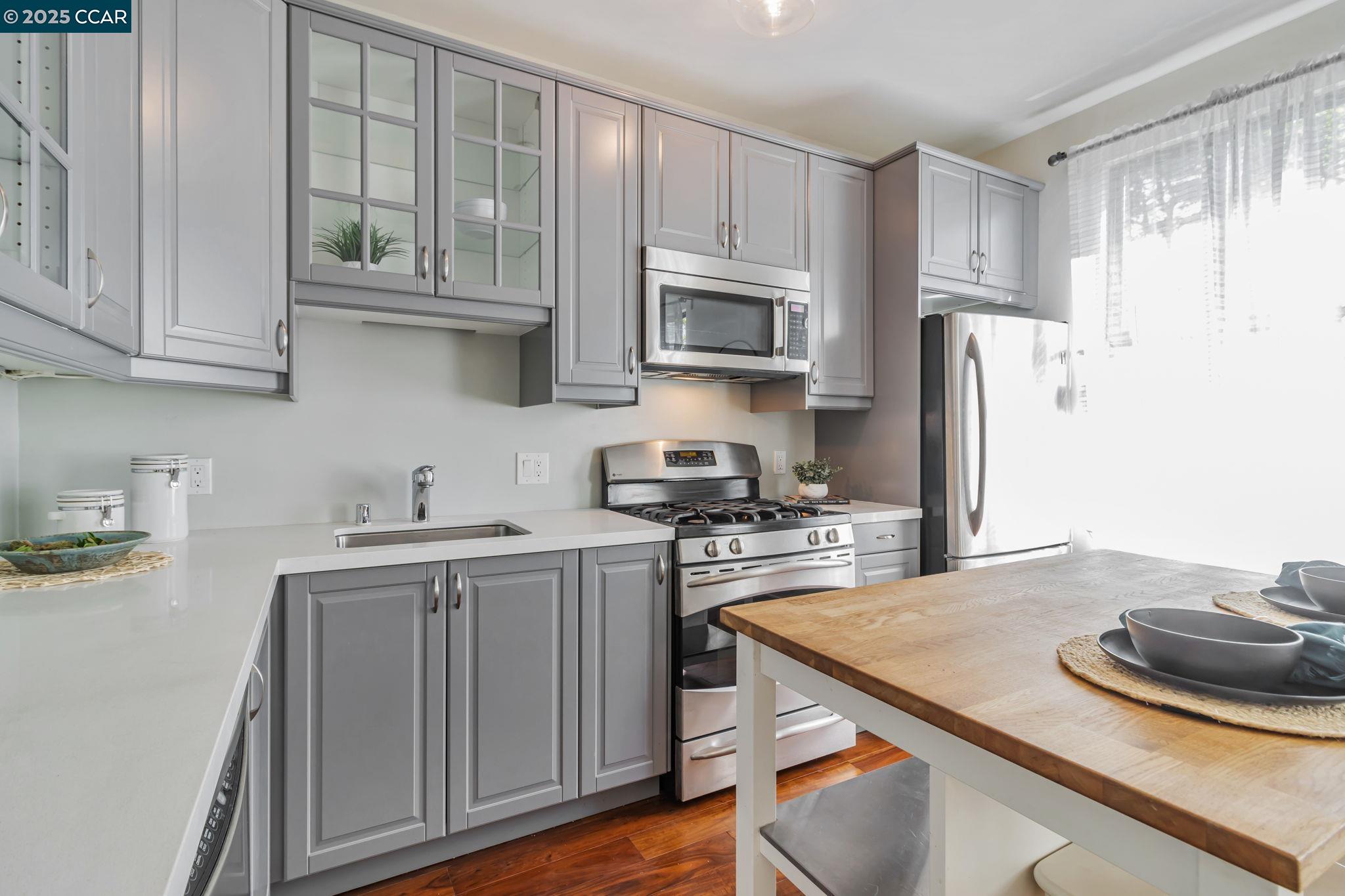 4395 Piedmont Ave # P208