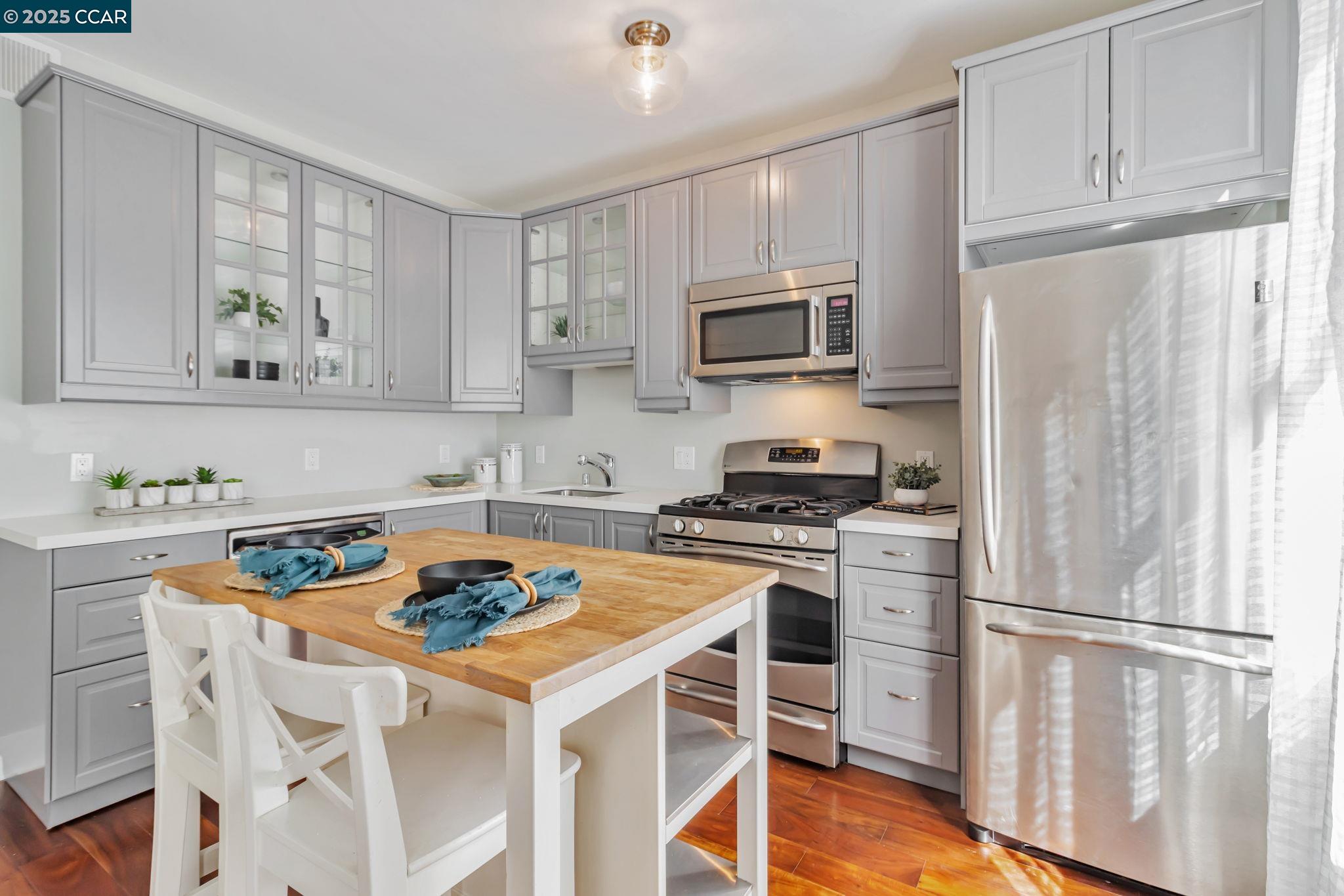 4395 Piedmont Ave # P208