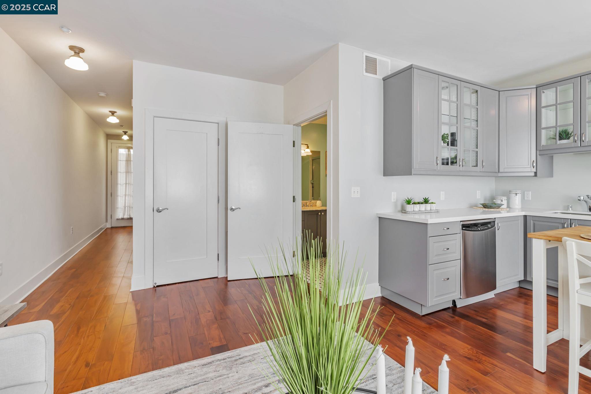 4395 Piedmont Ave # P208