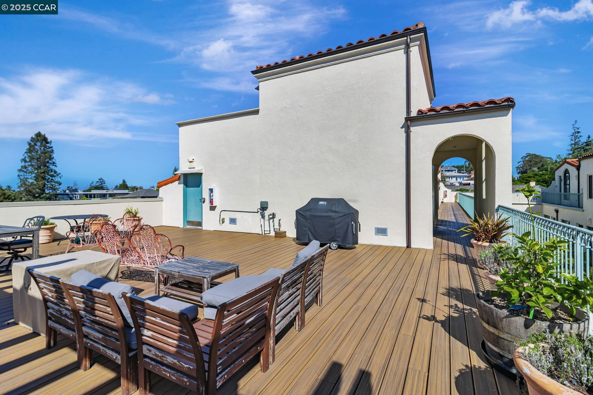 4395 Piedmont Ave # P208